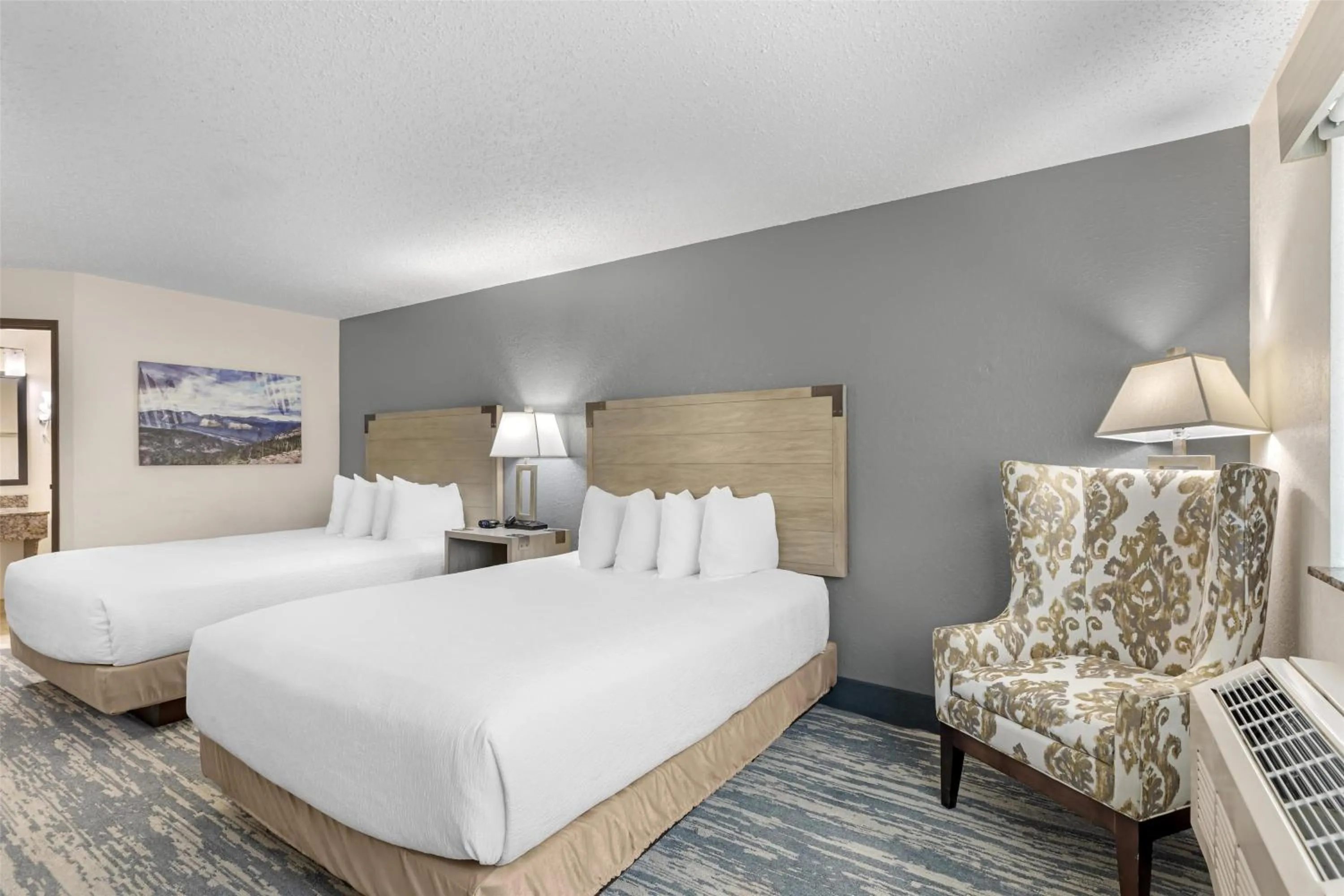 Bedroom, Bed in Best Western Alpenglo Lodge