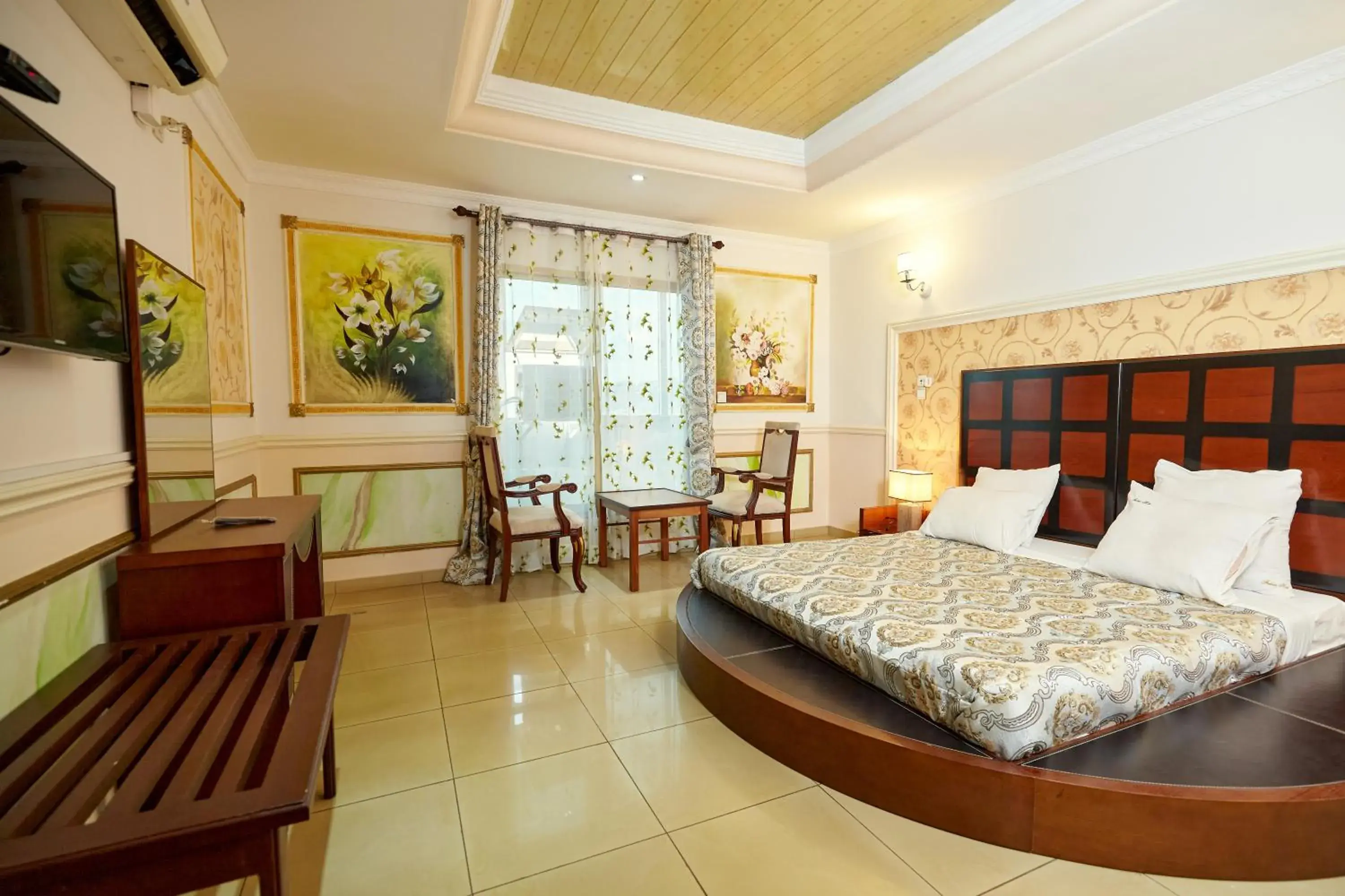 Large Double Room in FELICIA HOTEL YAOUNDE Large Double Room in FELICIA HOTEL YAOUNDE