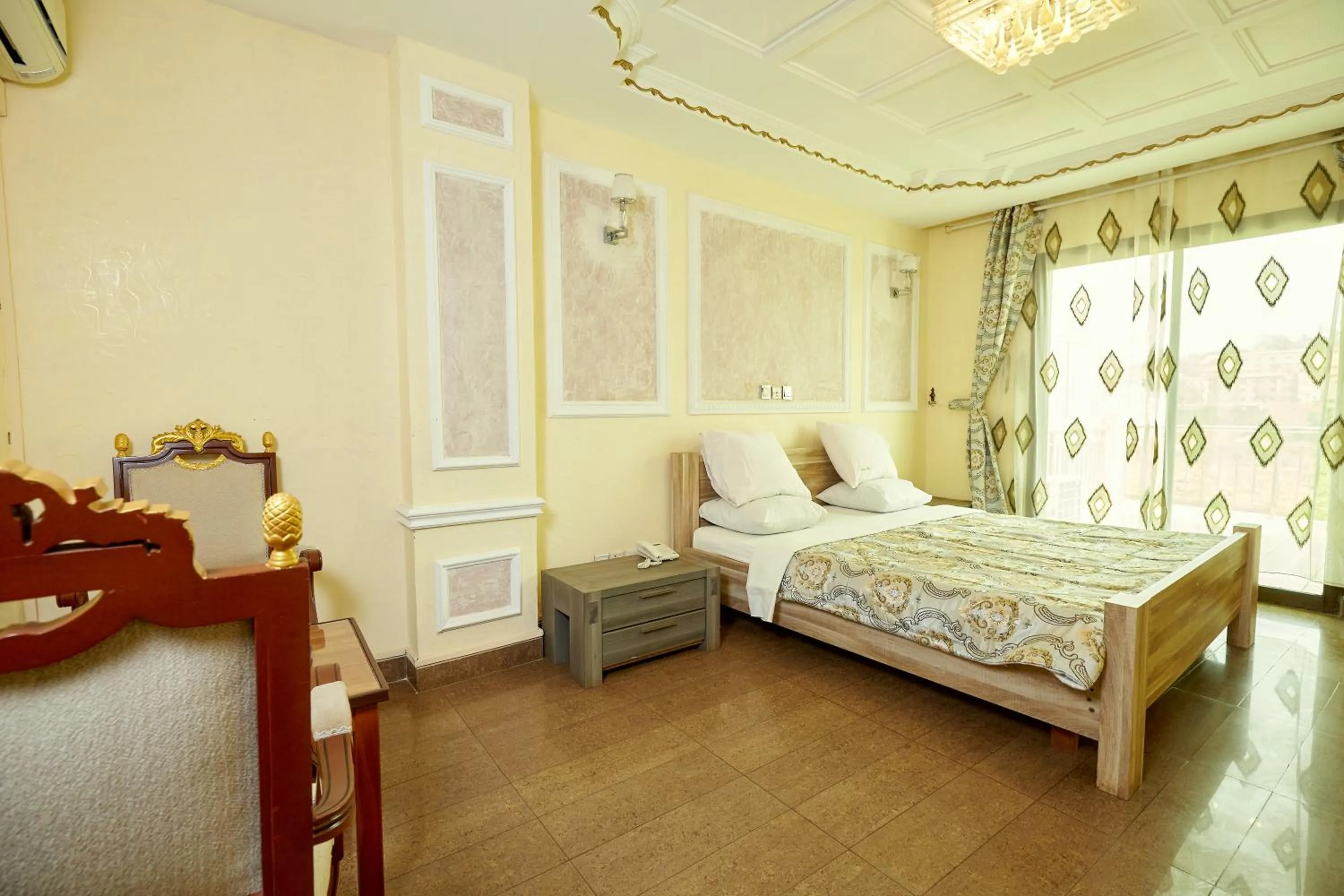 Bed in FELICIA HOTEL YAOUNDE