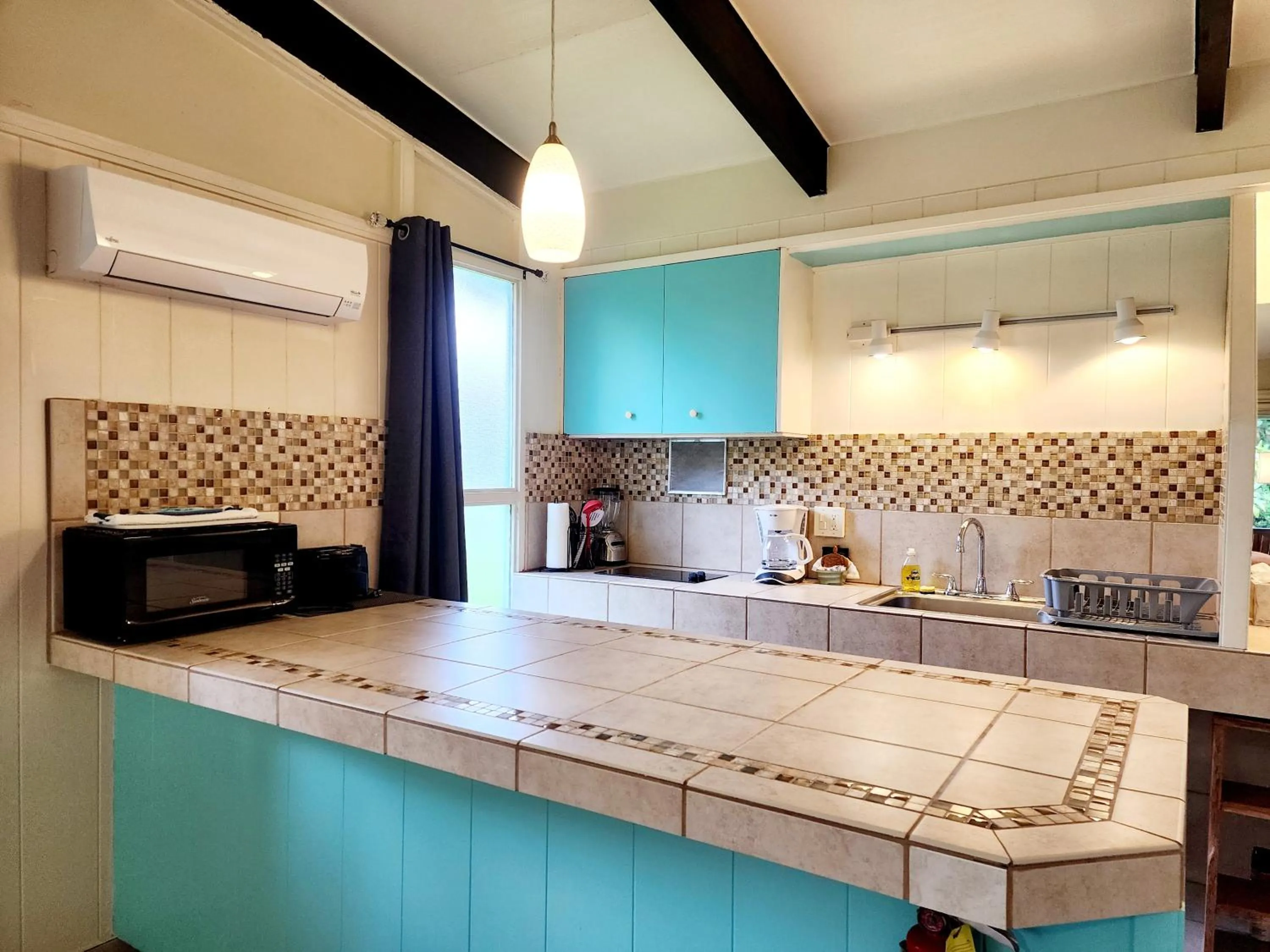 Kitchen or kitchenette in Arnott's Lodge & Hiking Adventures