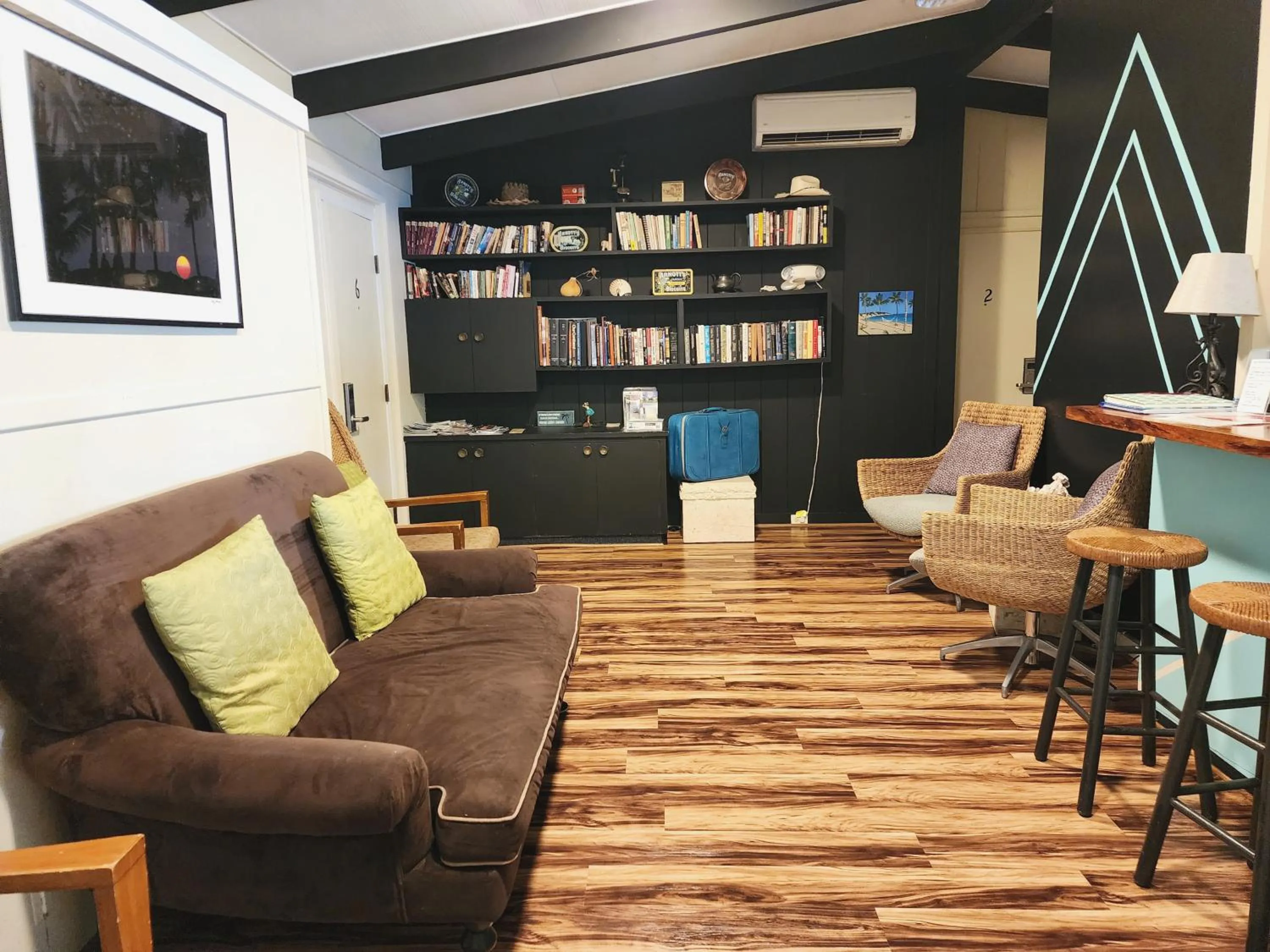 Property building in Arnott's Lodge & Hiking Adventures