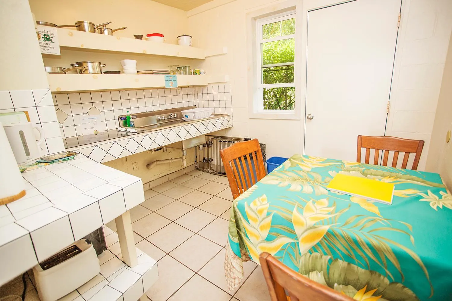 Kitchen or kitchenette in Arnott's Lodge & Hiking Adventures
