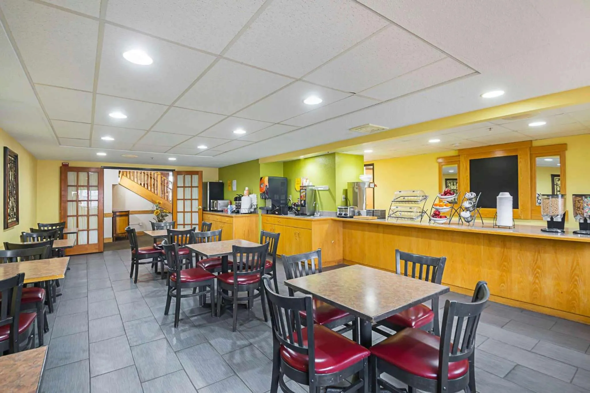 Breakfast in Quality Inn & Suites Harrington - Milford