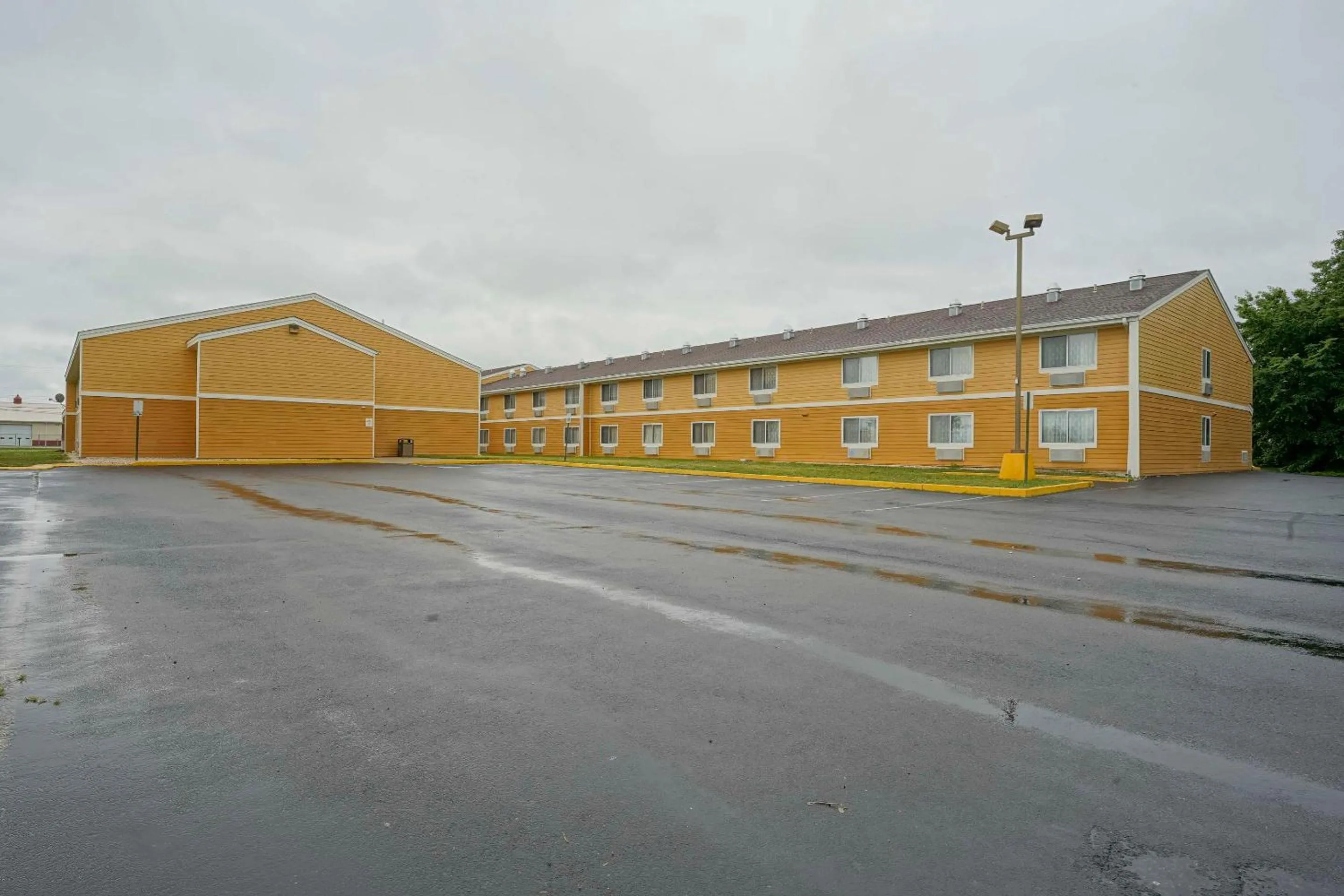 Property building in Quality Inn & Suites Harrington - Milford