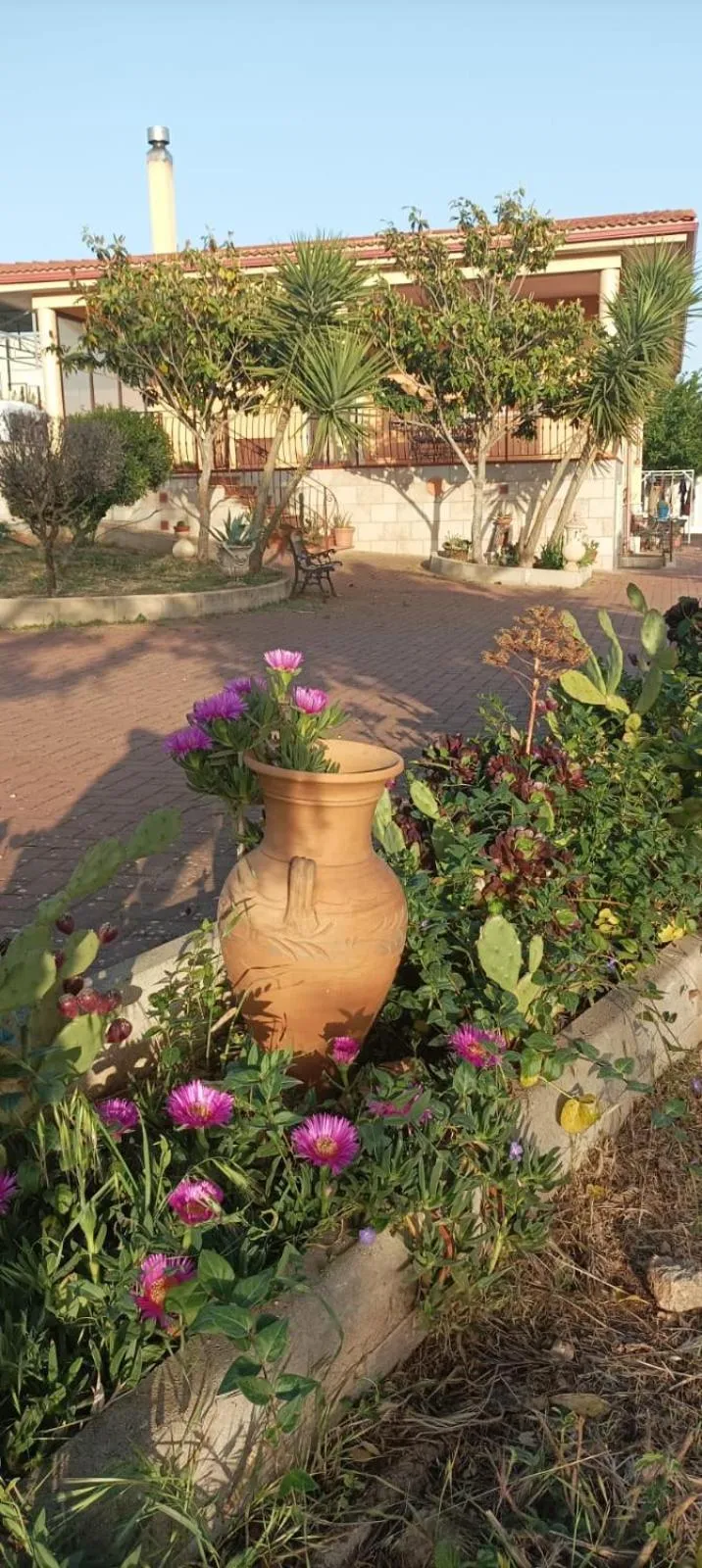 Garden view in B&B CASA NISI