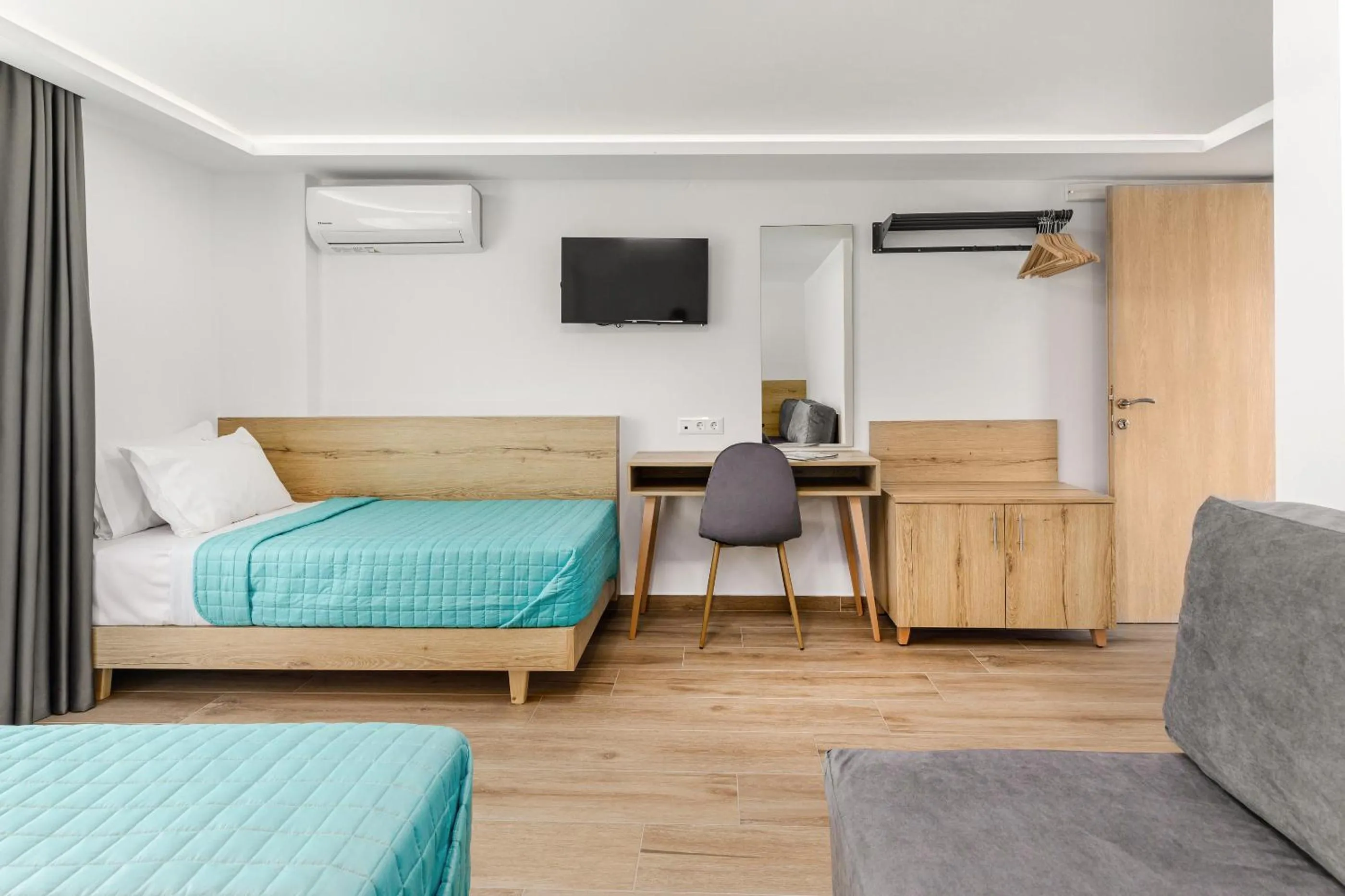 Photo of the whole room, Bed in Anassa Suites