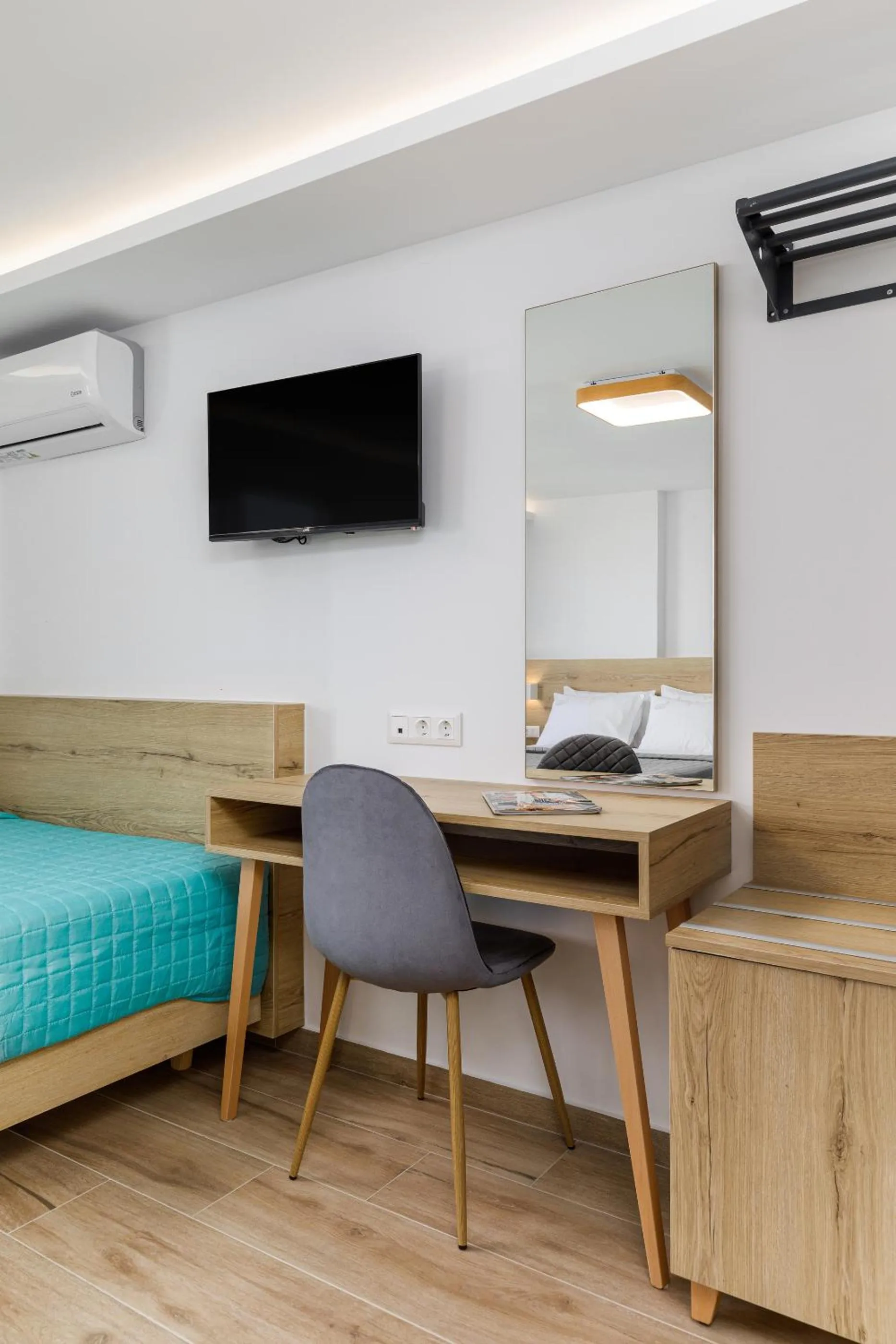 Photo of the whole room in Anassa Suites