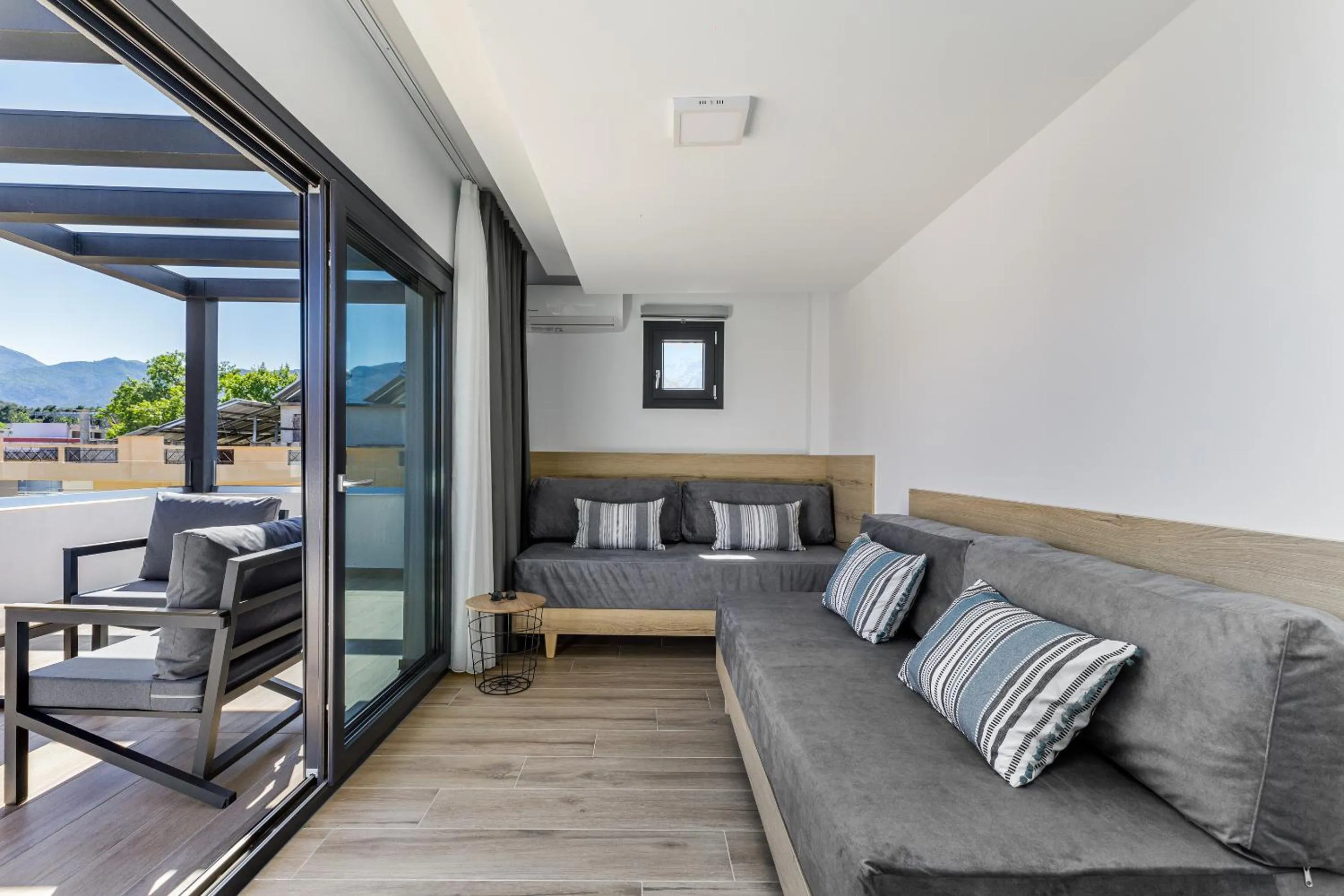 Photo of the whole room in Anassa Suites