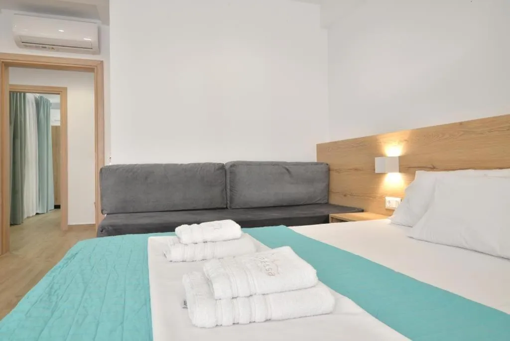 Bedroom, Bed in Anassa Suites