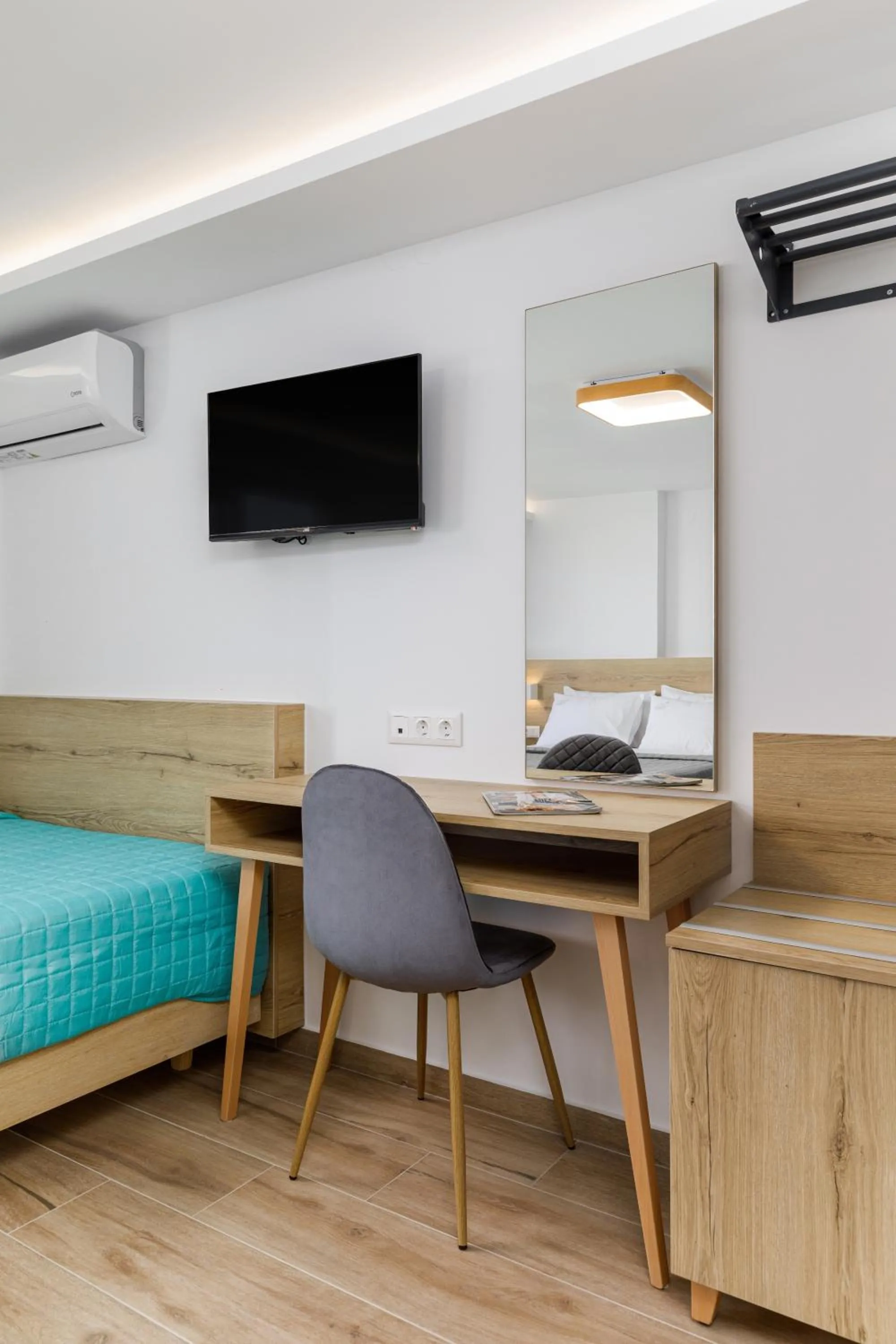 Photo of the whole room in Anassa Suites