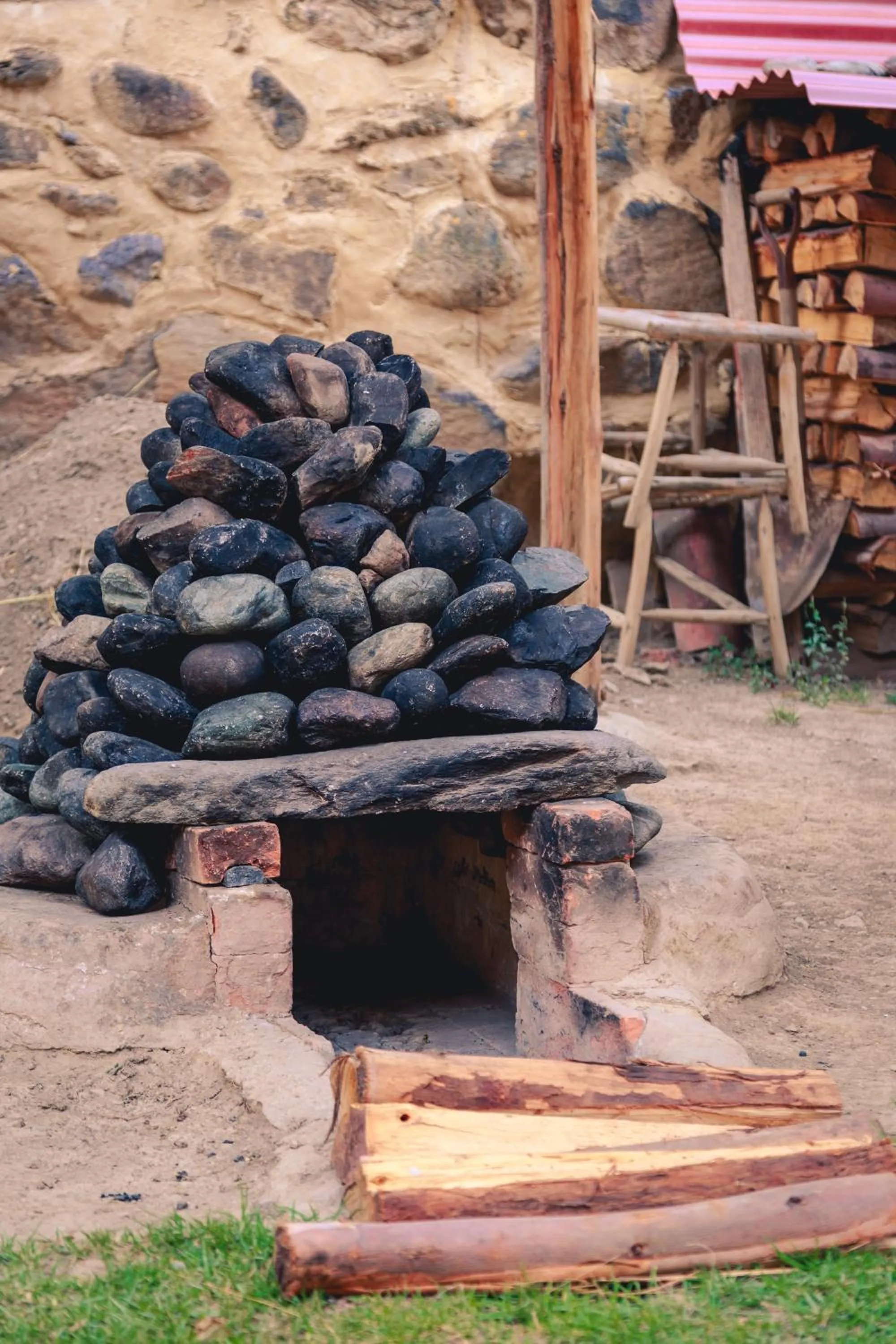 BBQ facilities in Hotel Pakaritampu