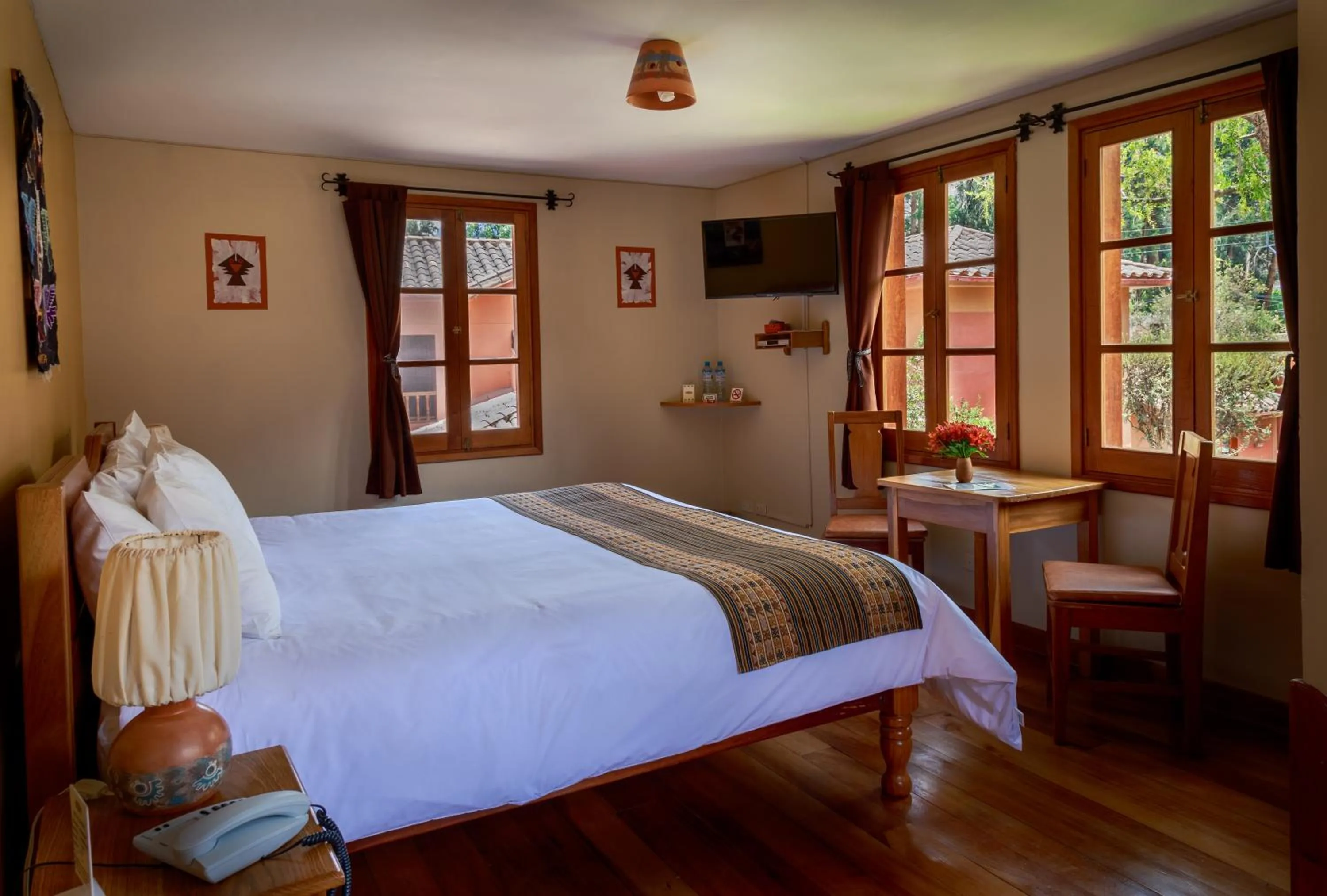 Photo of the whole room, Bed in Hotel Pakaritampu