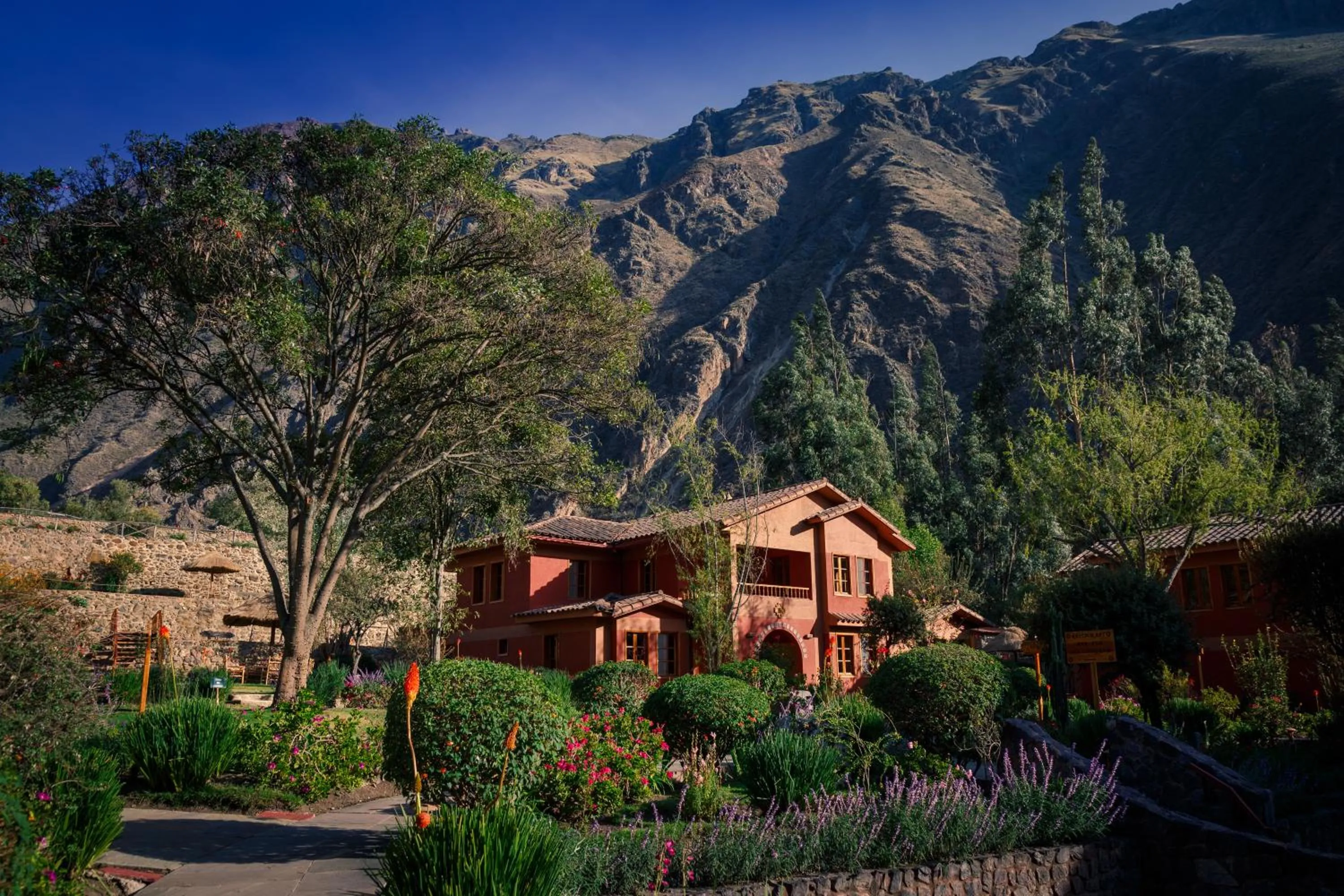 Property building in Hotel Pakaritampu