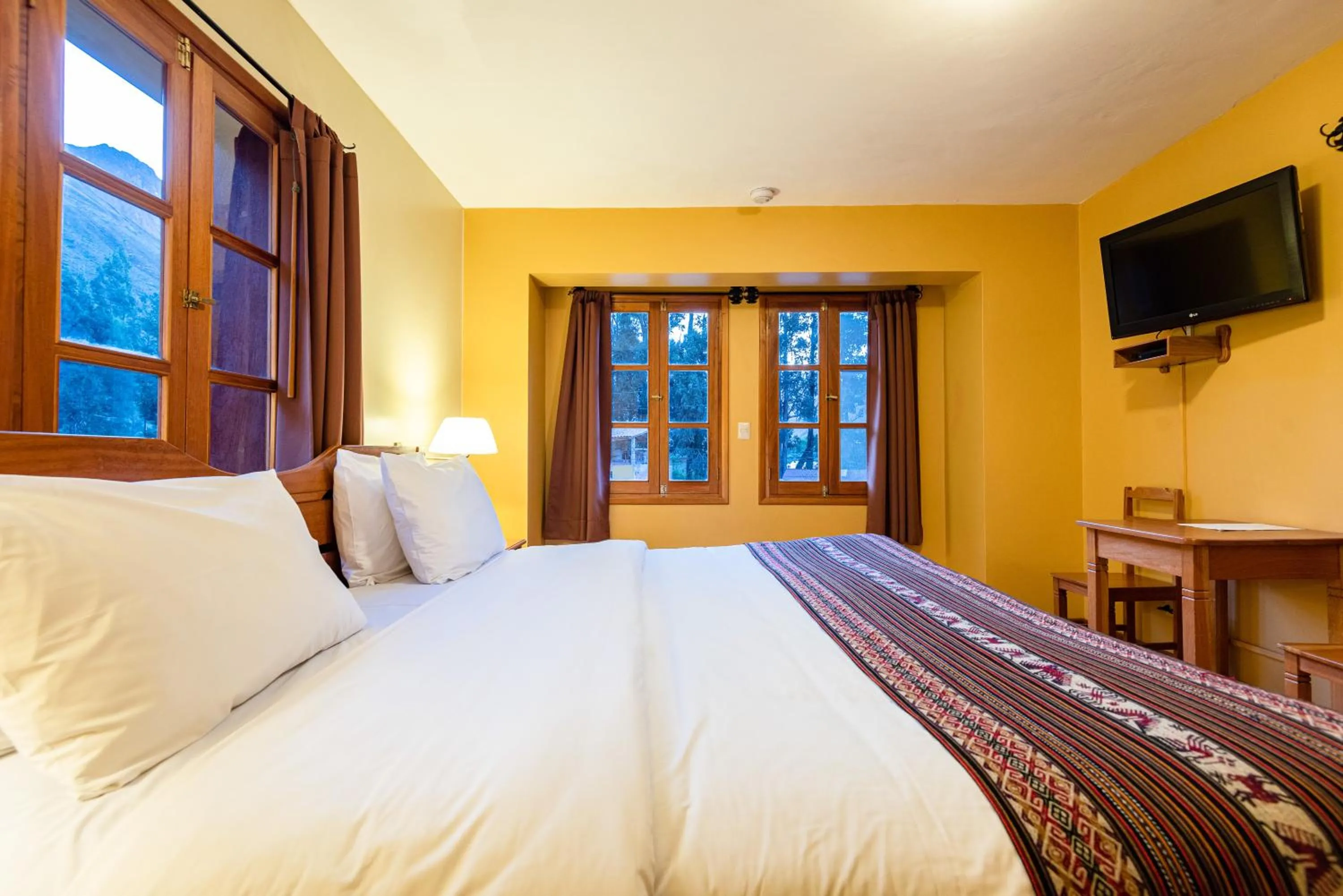 Bedroom, Bed in Hotel Pakaritampu