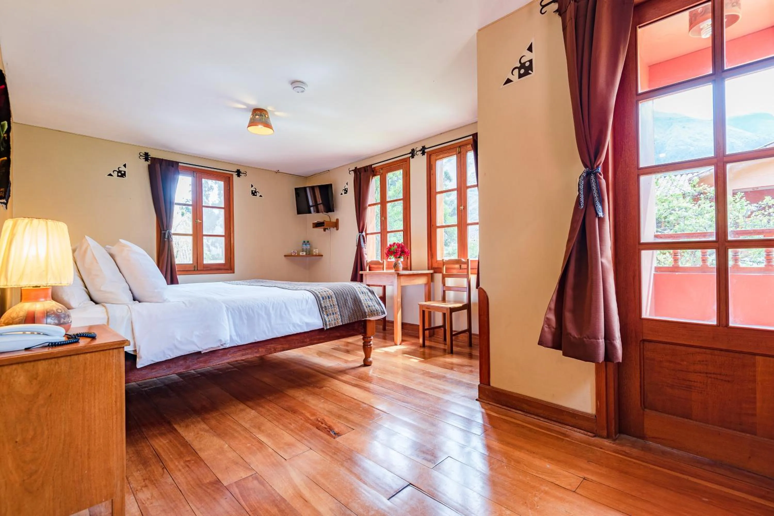 Bedroom, Bed in Hotel Pakaritampu