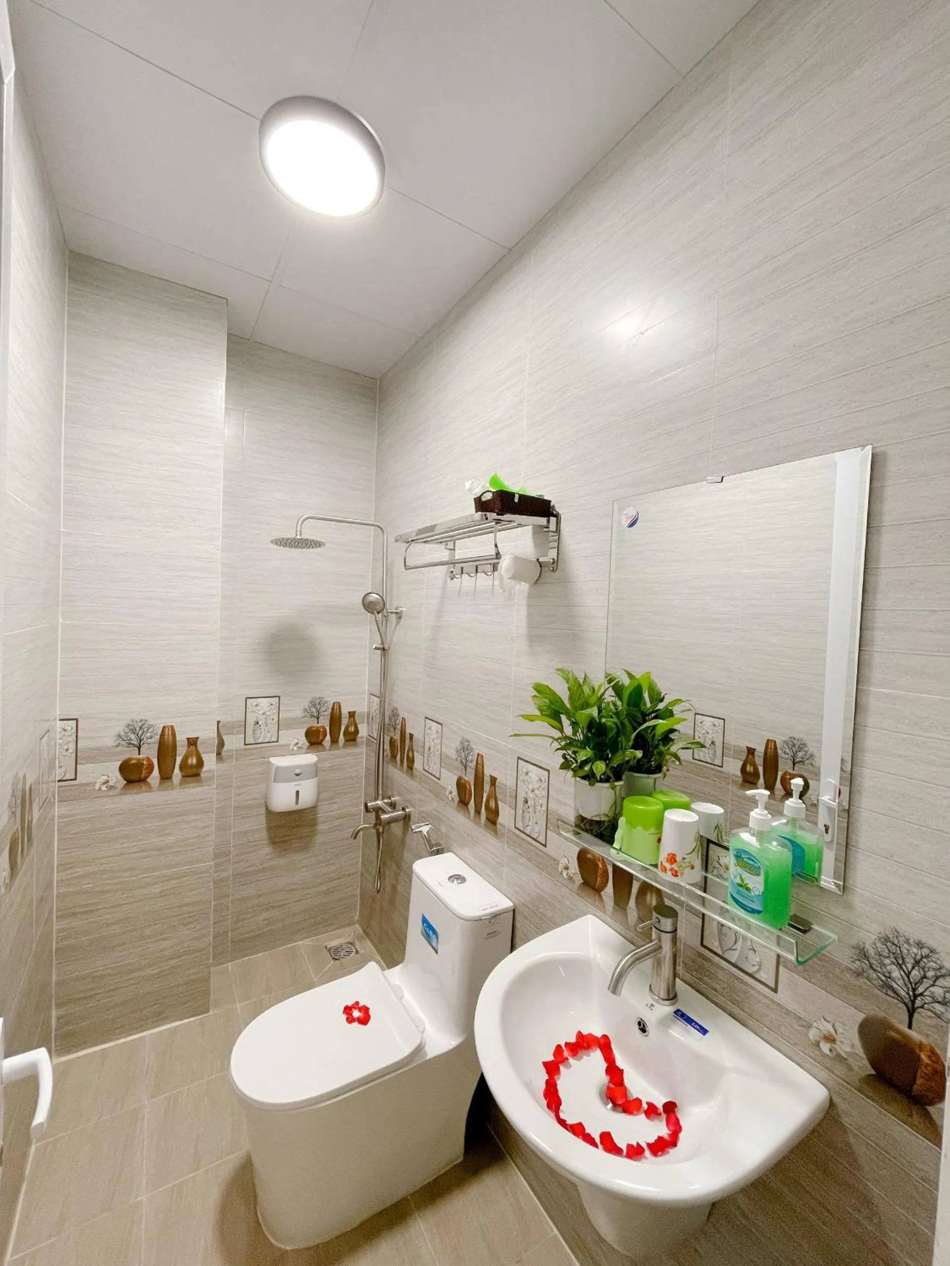Bathroom in Nhat Hoang Homestay Da Lat