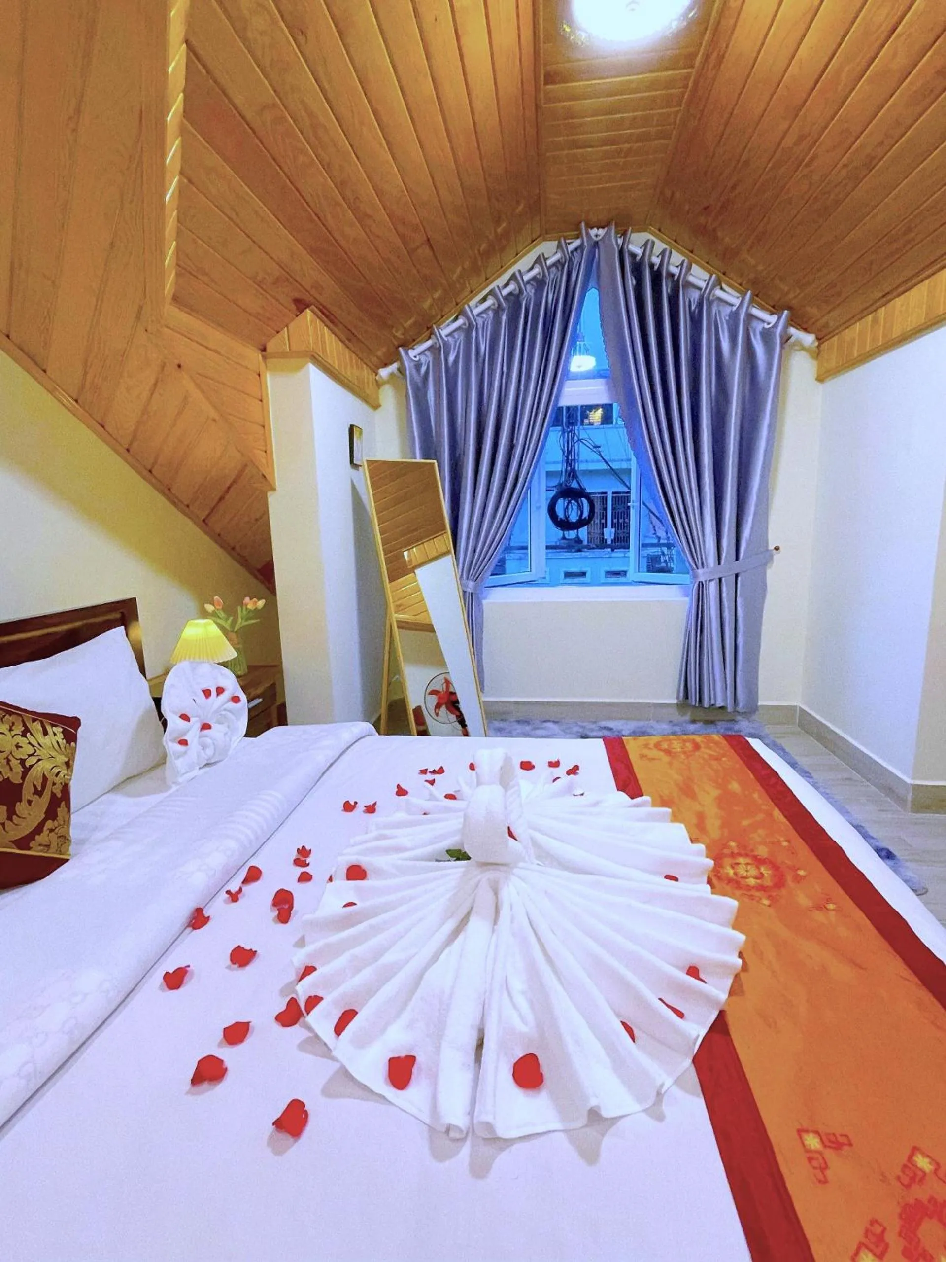 Bed in Nhat Hoang Homestay Da Lat