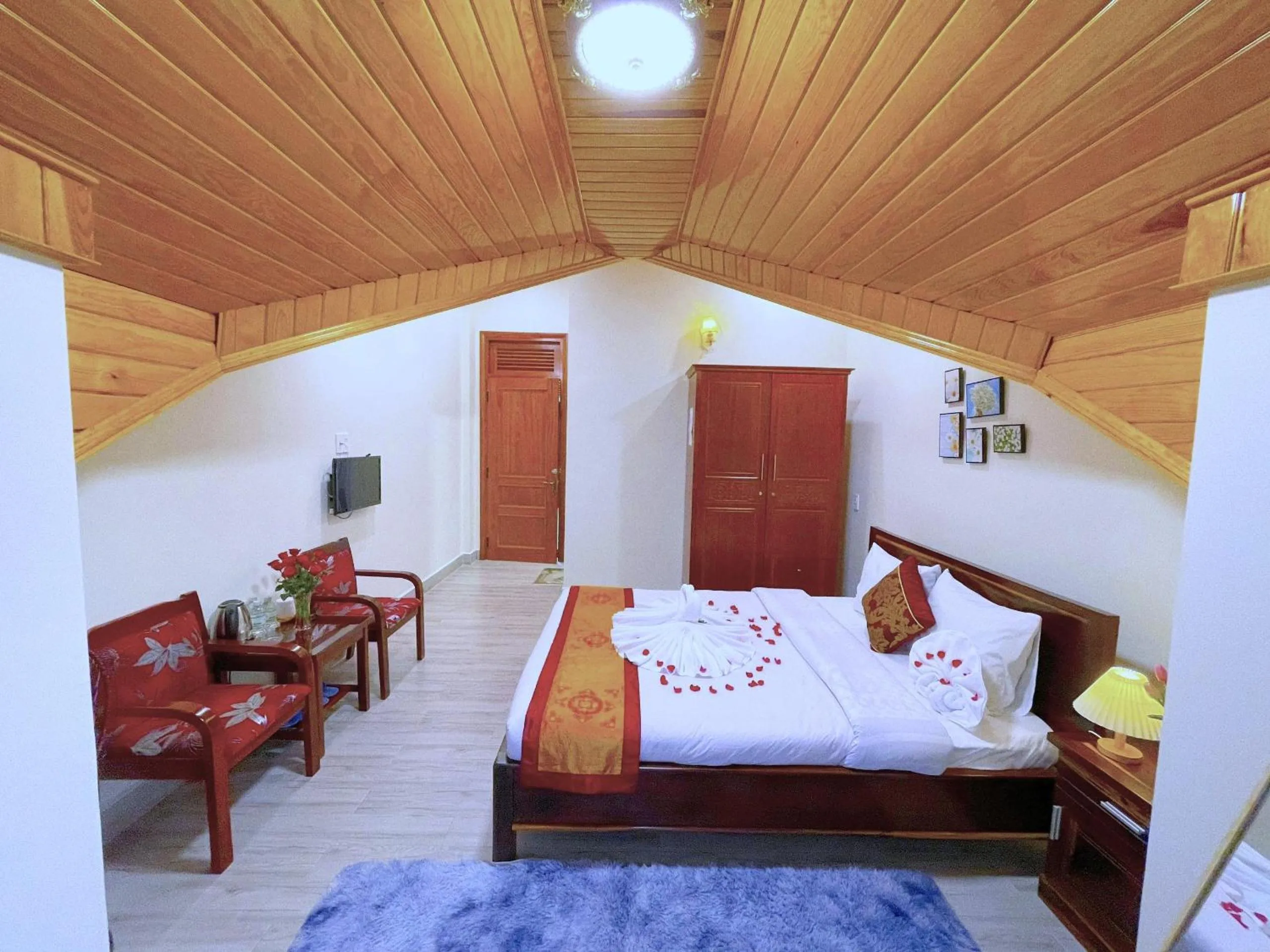 Bed in Nhat Hoang Homestay Da Lat