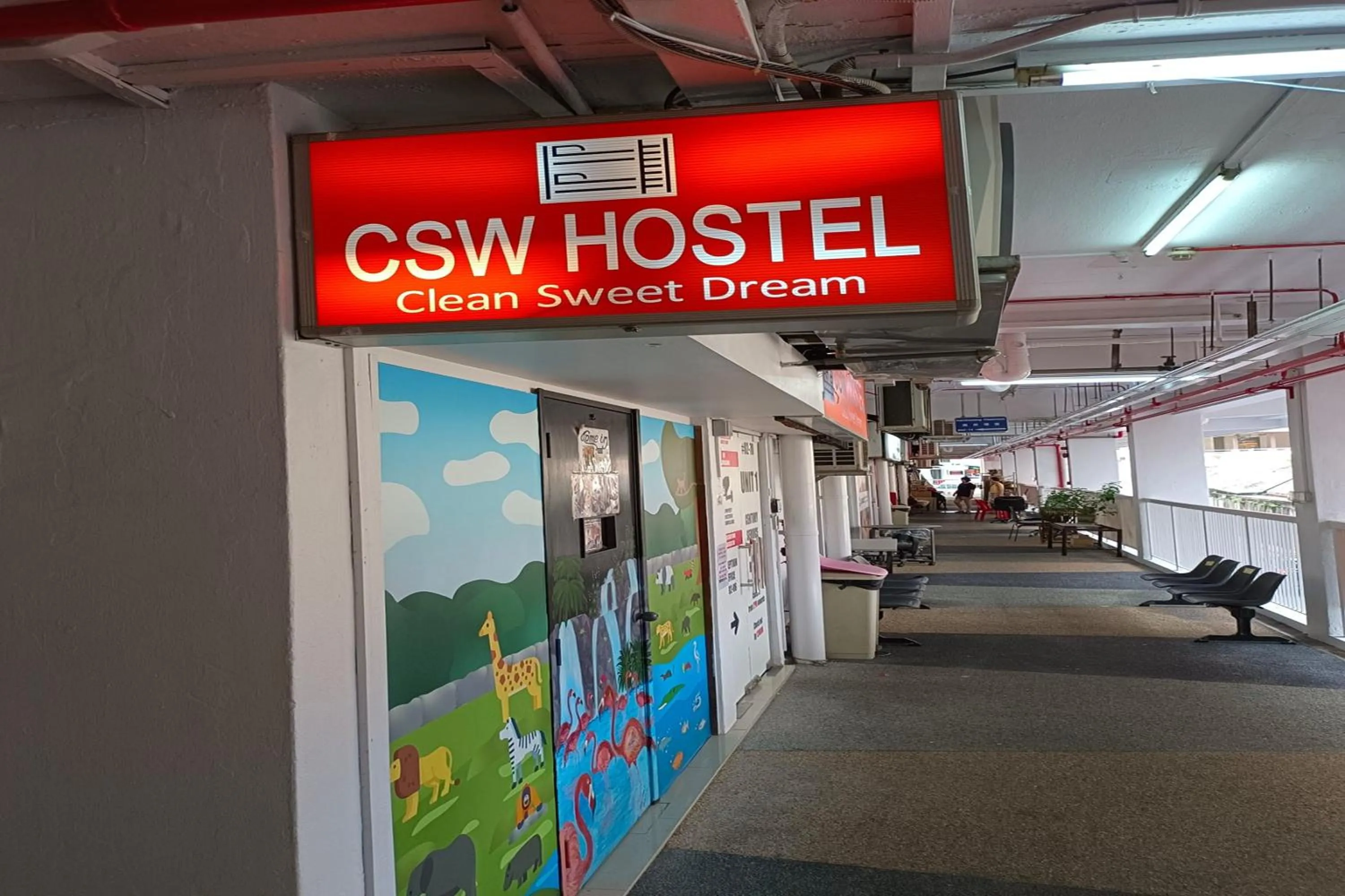 Facade/entrance in CSW Hostel