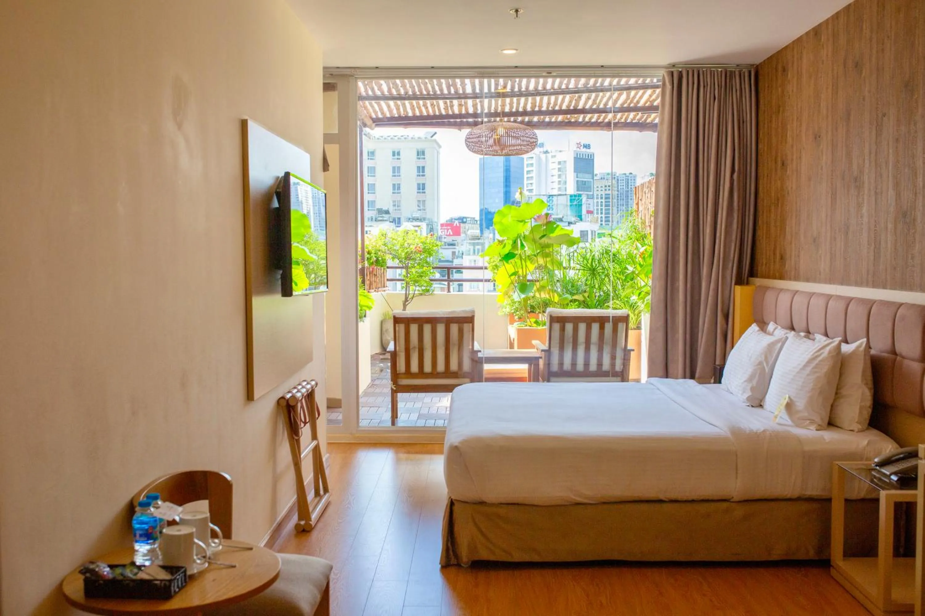 Garden, Bed in GK Central Hotel