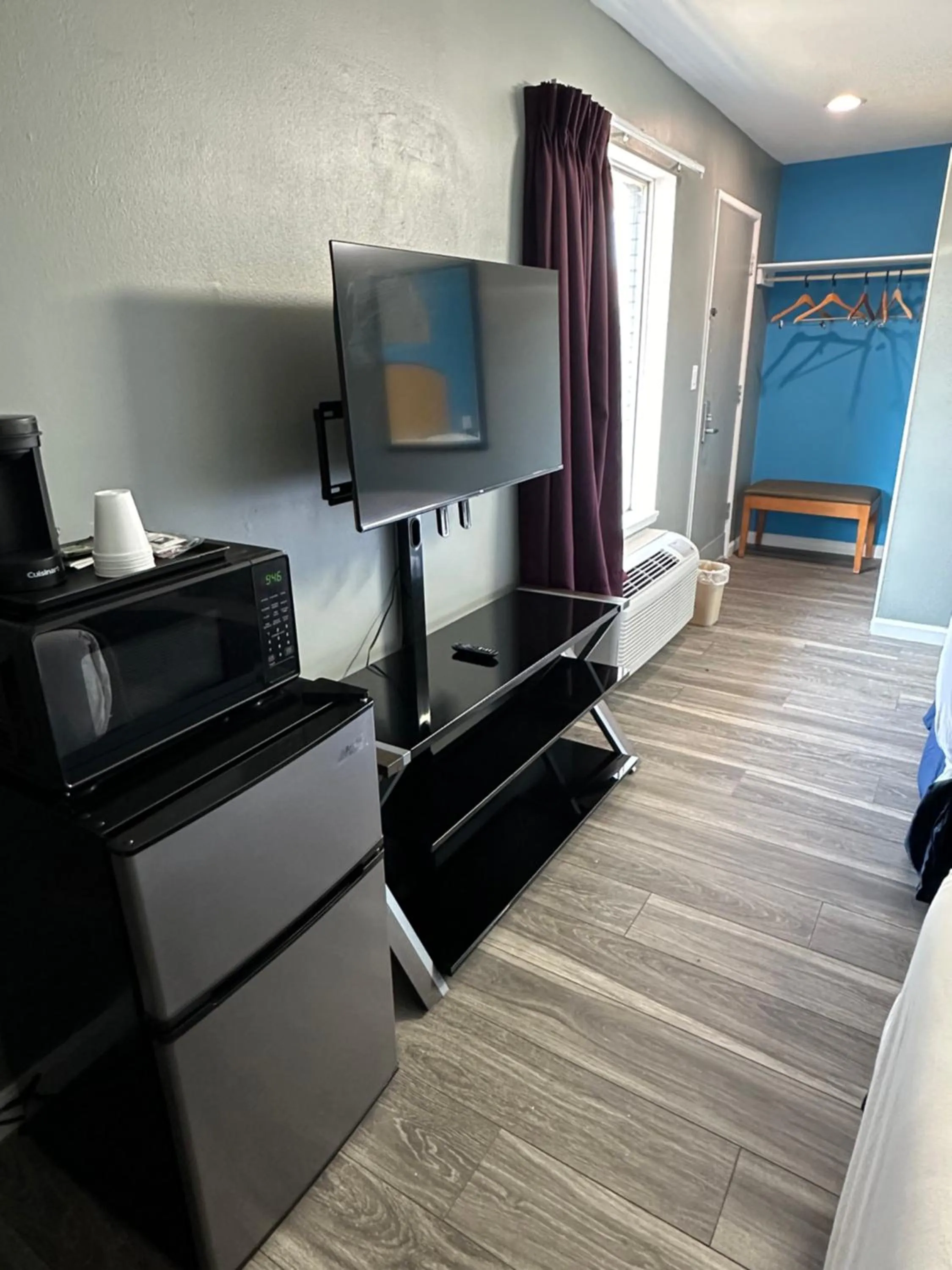 Photo of the whole room in Travel Inn & Suites