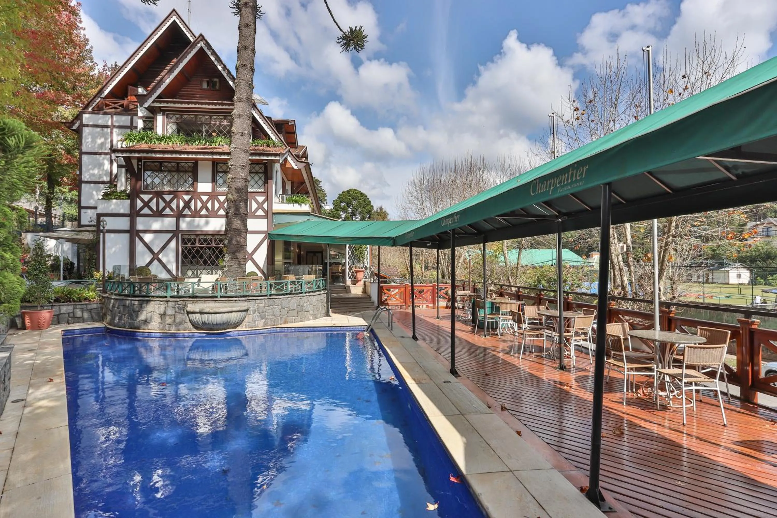 Property building in Le Suisse Elegance Hotel