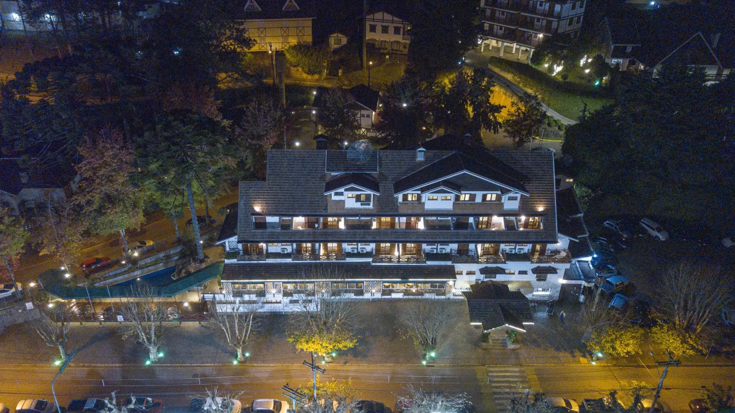 Property building in Le Suisse Elegance Hotel