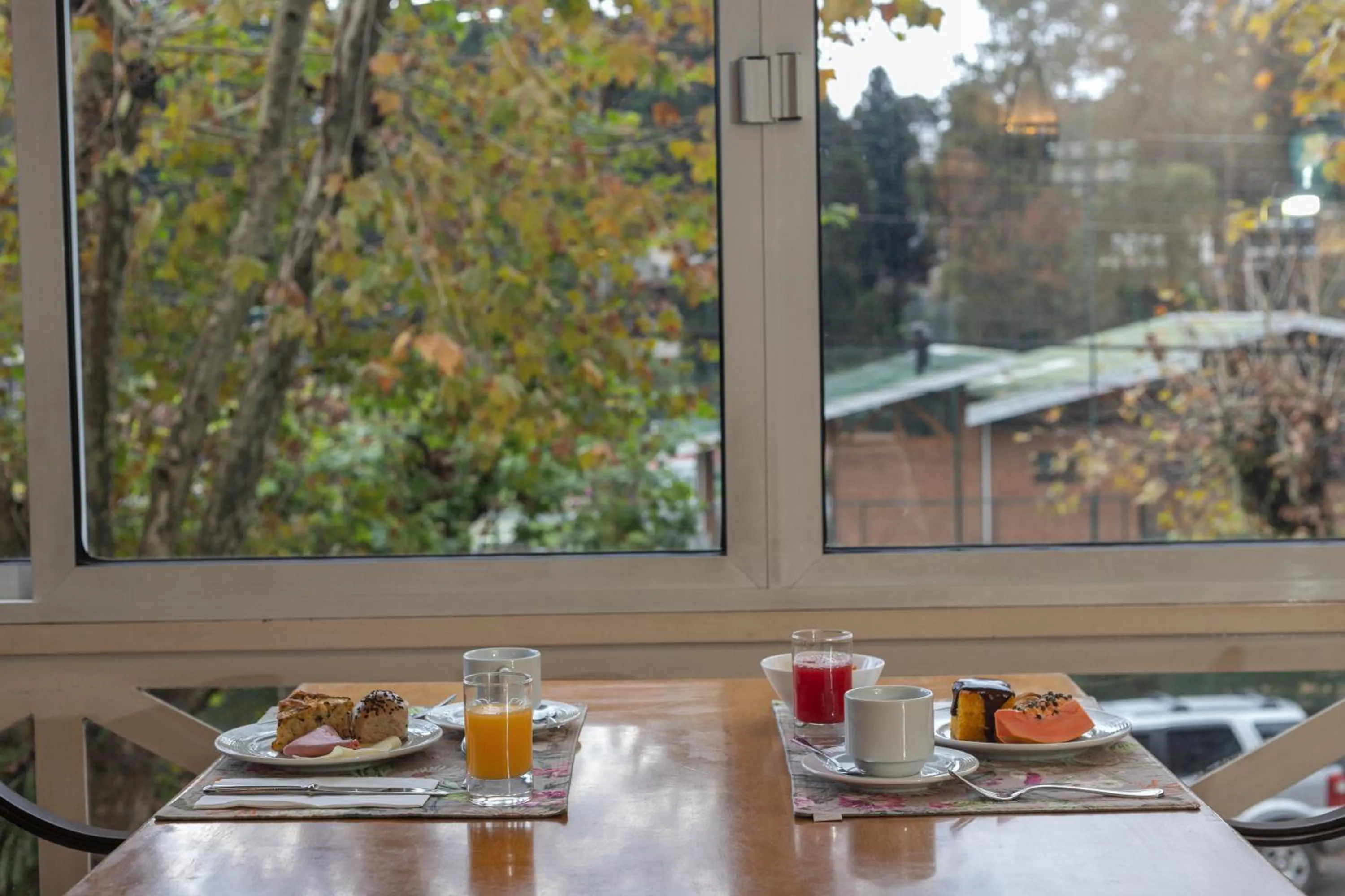 Buffet breakfast in Le Suisse Elegance Hotel