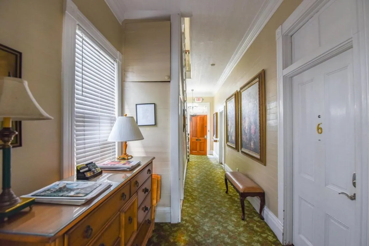 The Curry House - Entire Complex