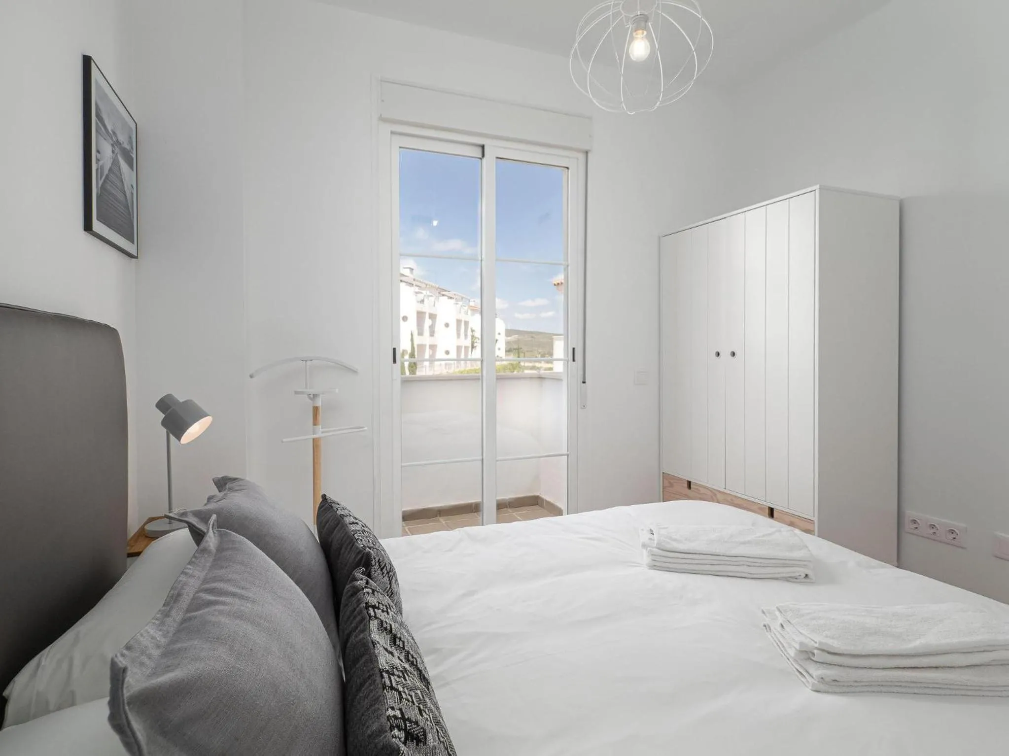 Bed in Small Oasis 2375 Sea View