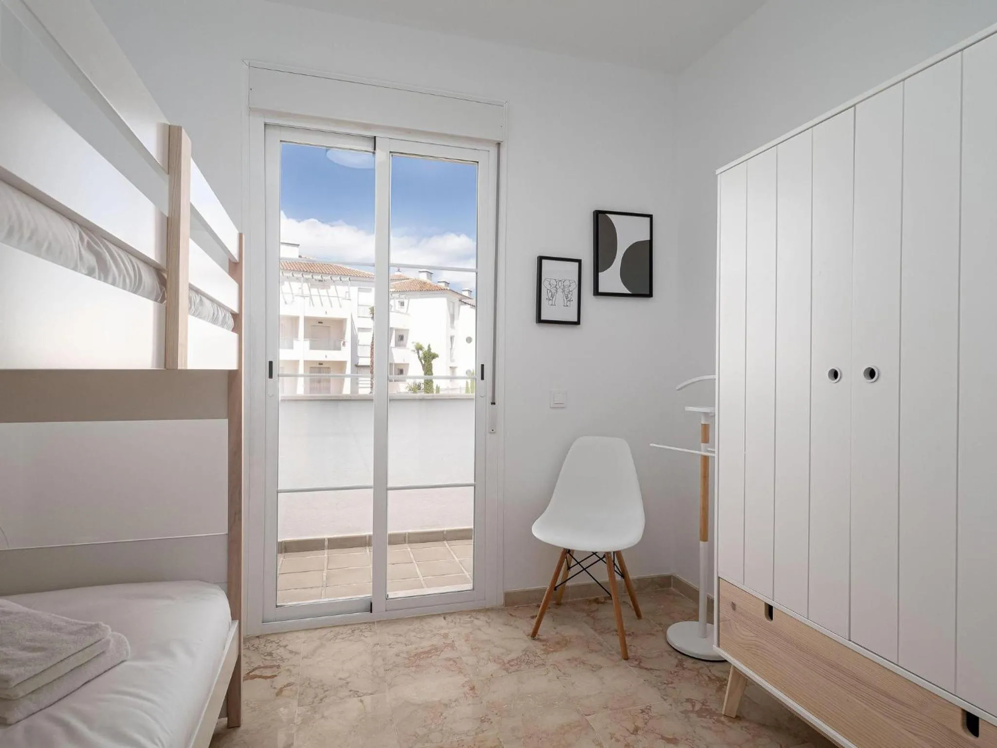 Bed in Small Oasis 2375 Sea View
