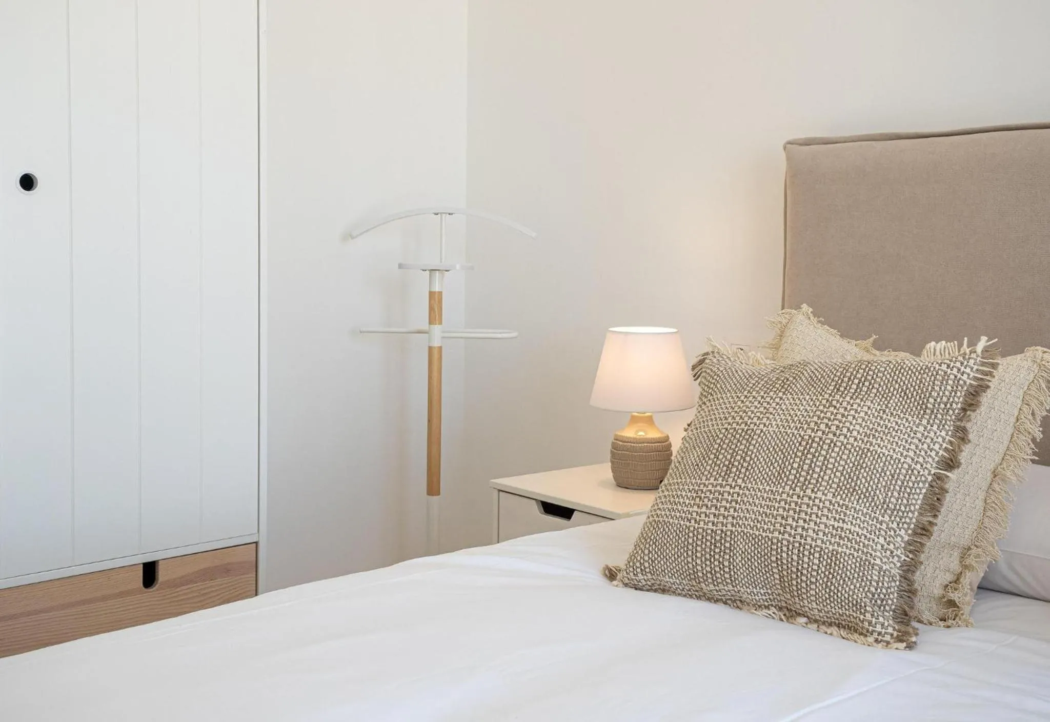 Bed in Small Oasis 2375 Sea View
