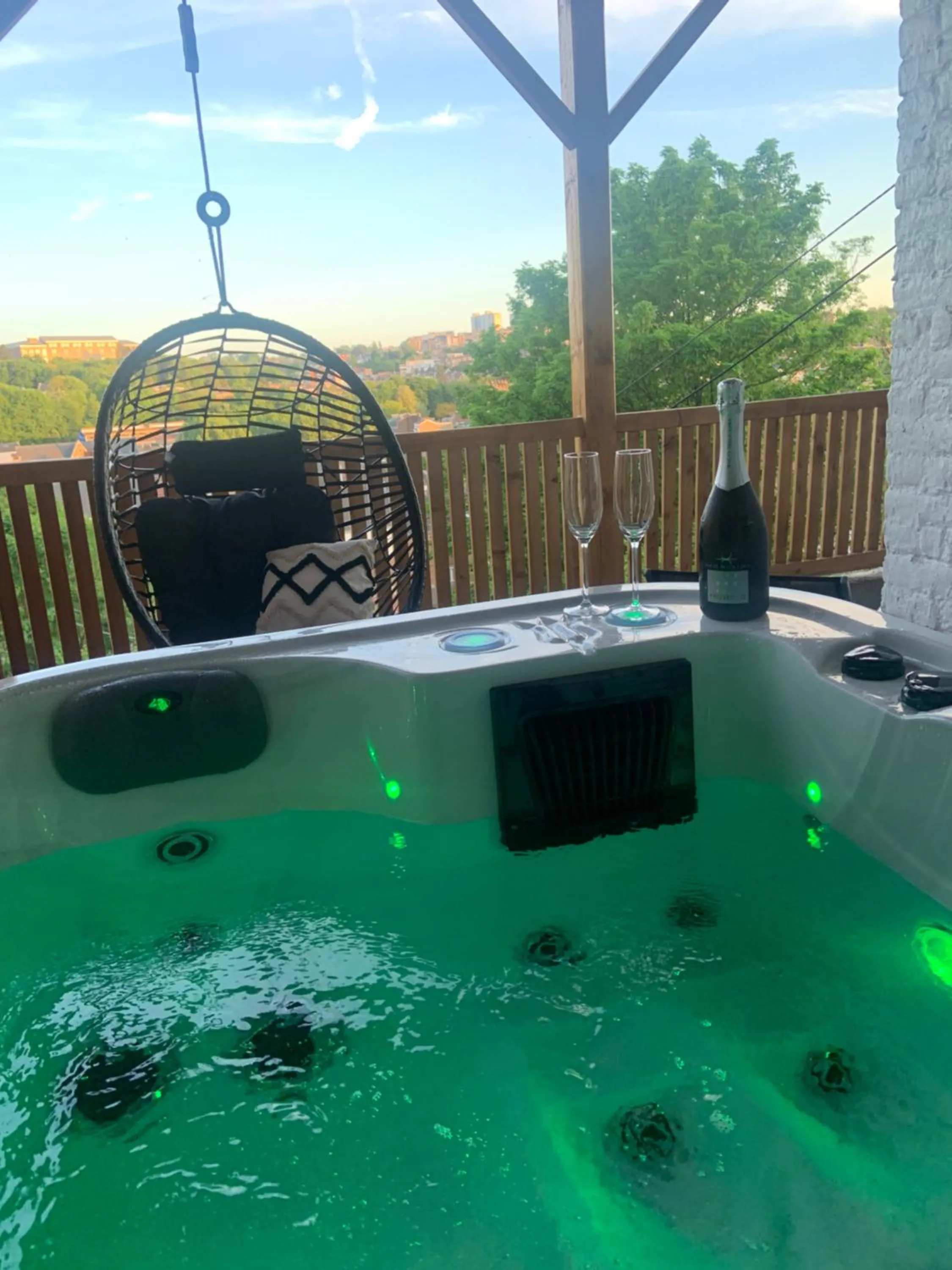 Hot Tub in Suite Tino - Jacuzzi privé, cabine infrarouge & vue