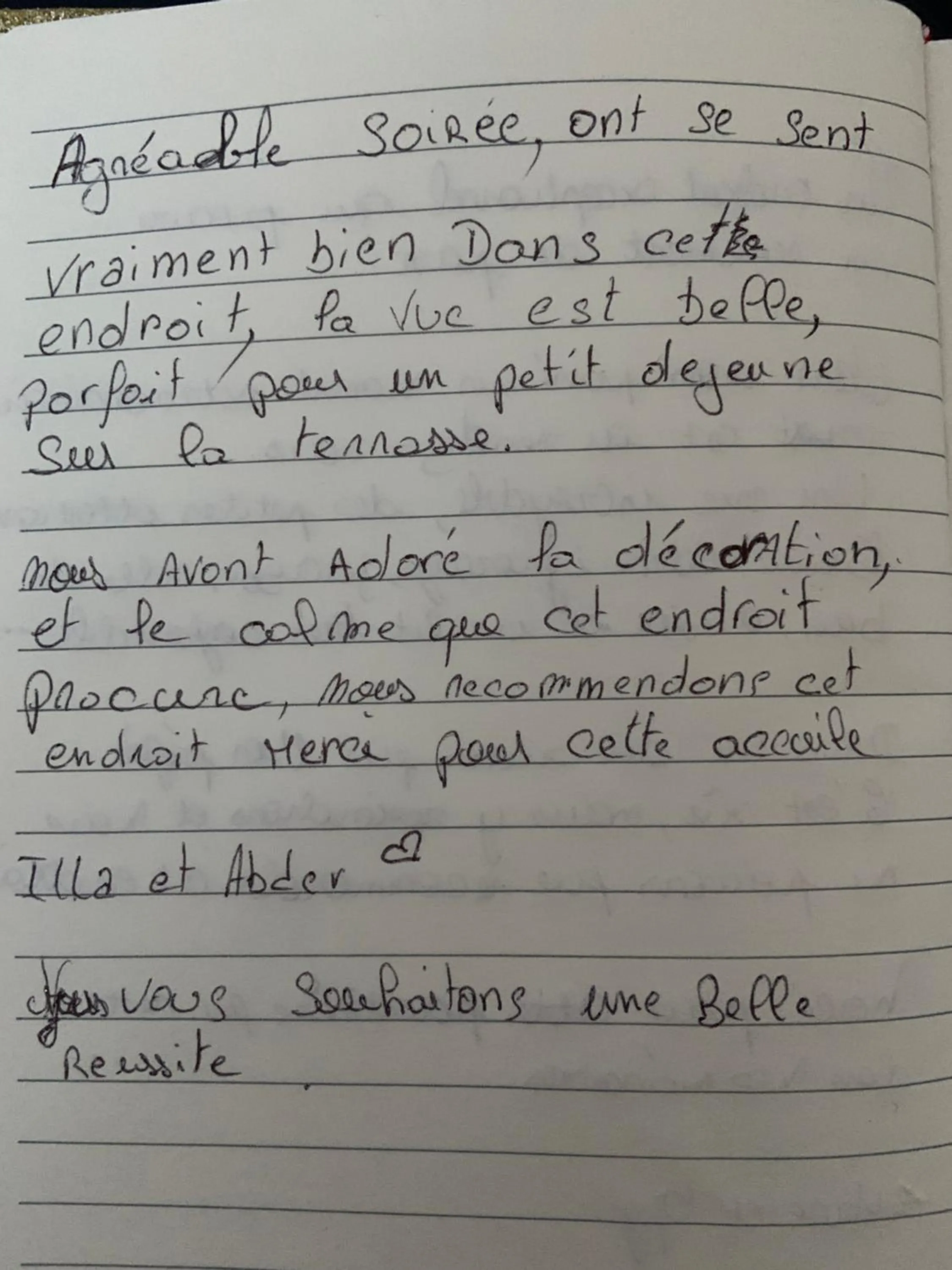 Text overlay in Suite Tino - Jacuzzi privé, cabine infrarouge & vue