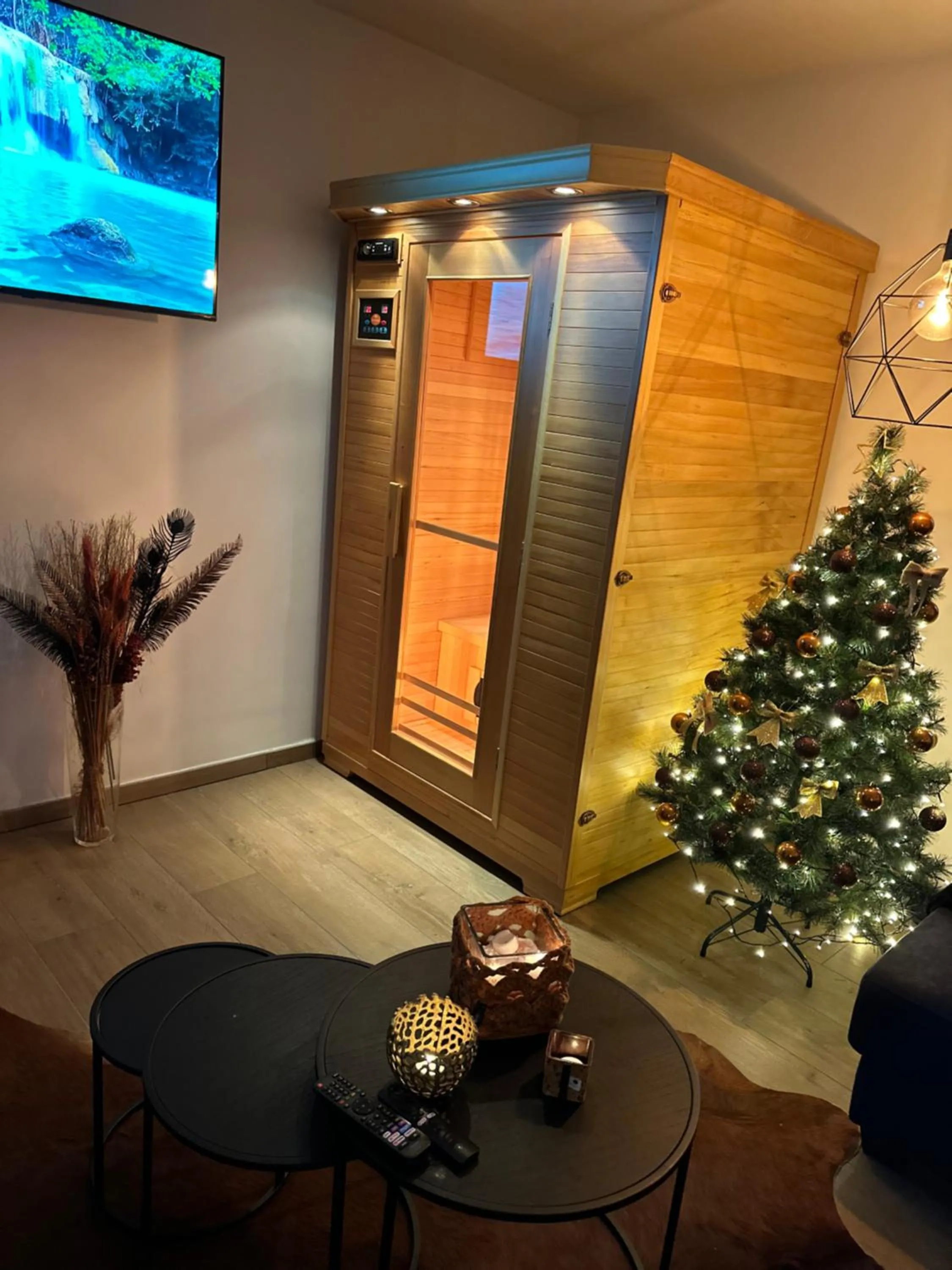 Suite Tino - Jacuzzi privé, cabine infrarouge & vue