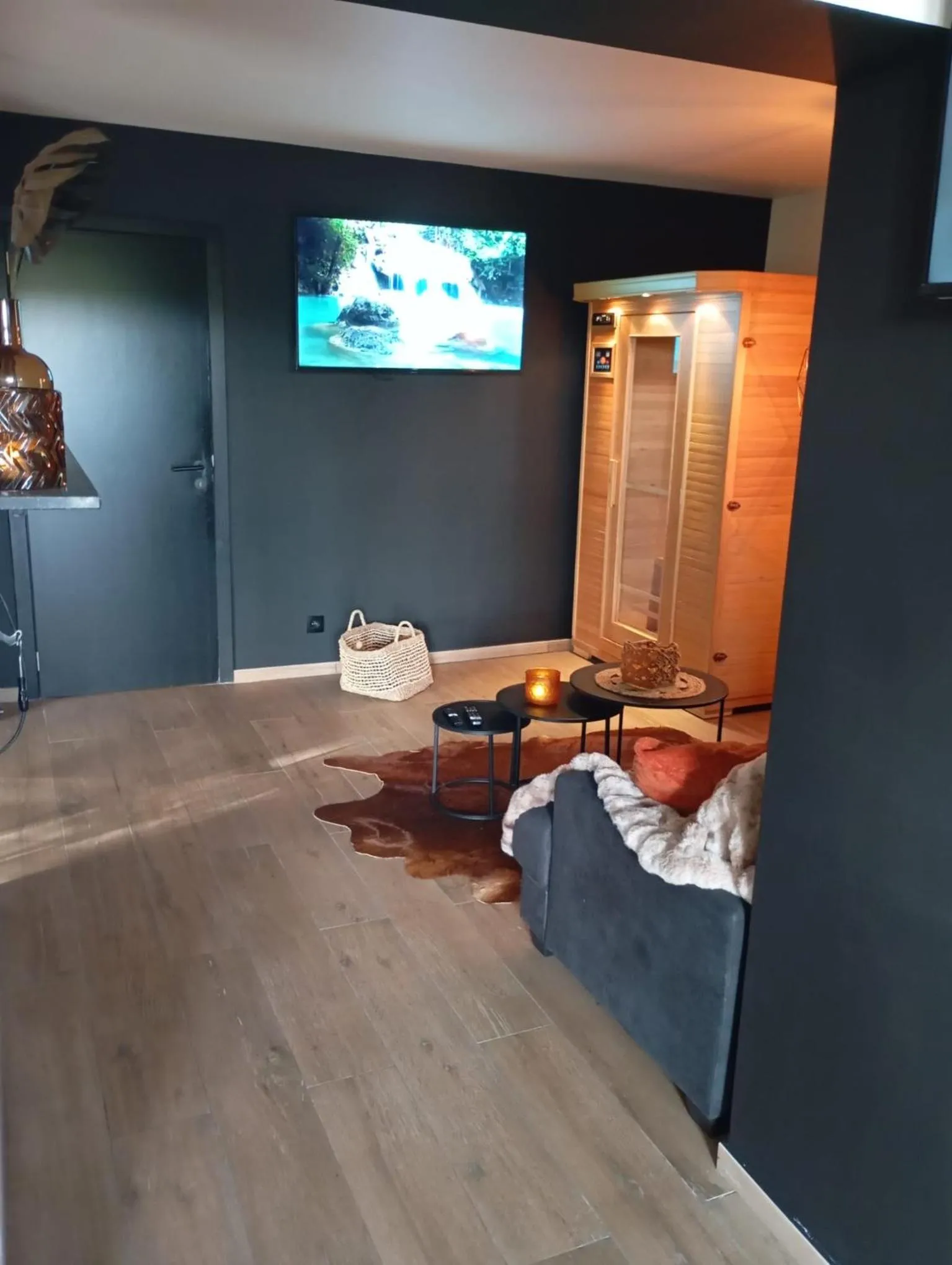 Suite Tino - Jacuzzi privé, cabine infrarouge & vue