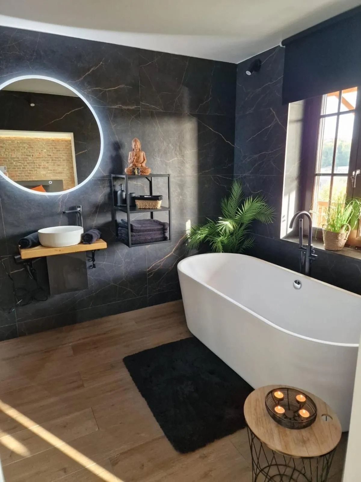 Hot Tub in Suite Tino - Jacuzzi privé, cabine infrarouge & vue
