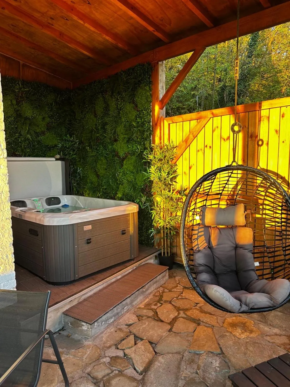 Suite Tino - Jacuzzi privé, cabine infrarouge & vue