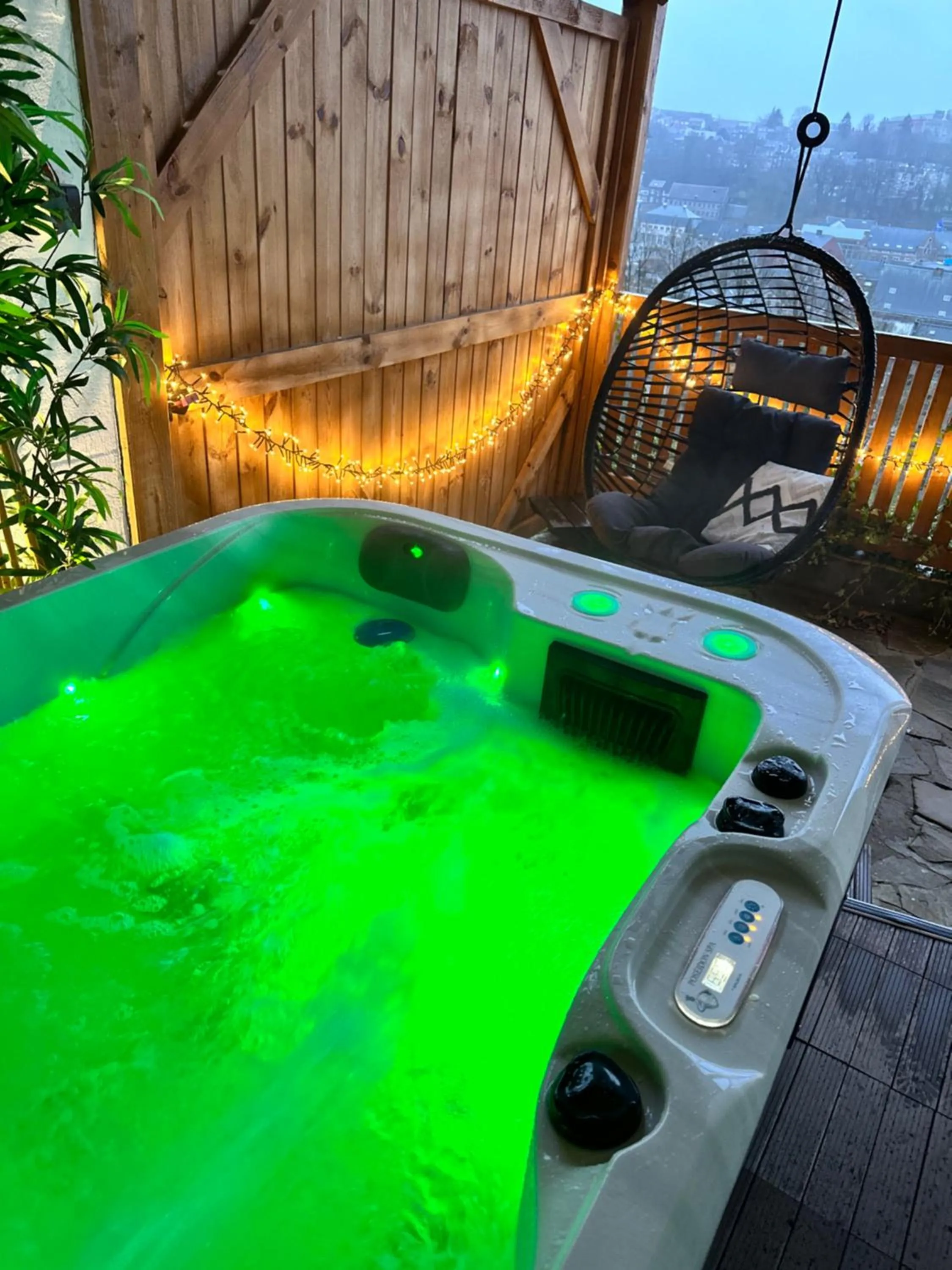 Suite Tino - Jacuzzi privé, cabine infrarouge & vue