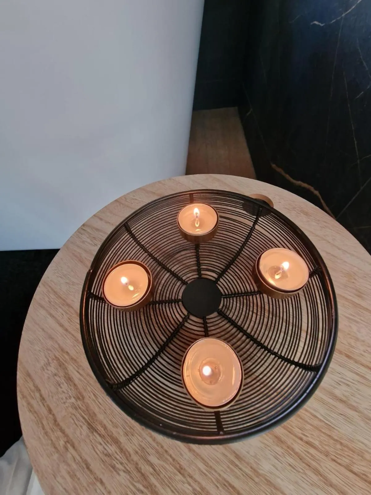 Decorative detail in Suite Tino - Jacuzzi privé, cabine infrarouge & vue