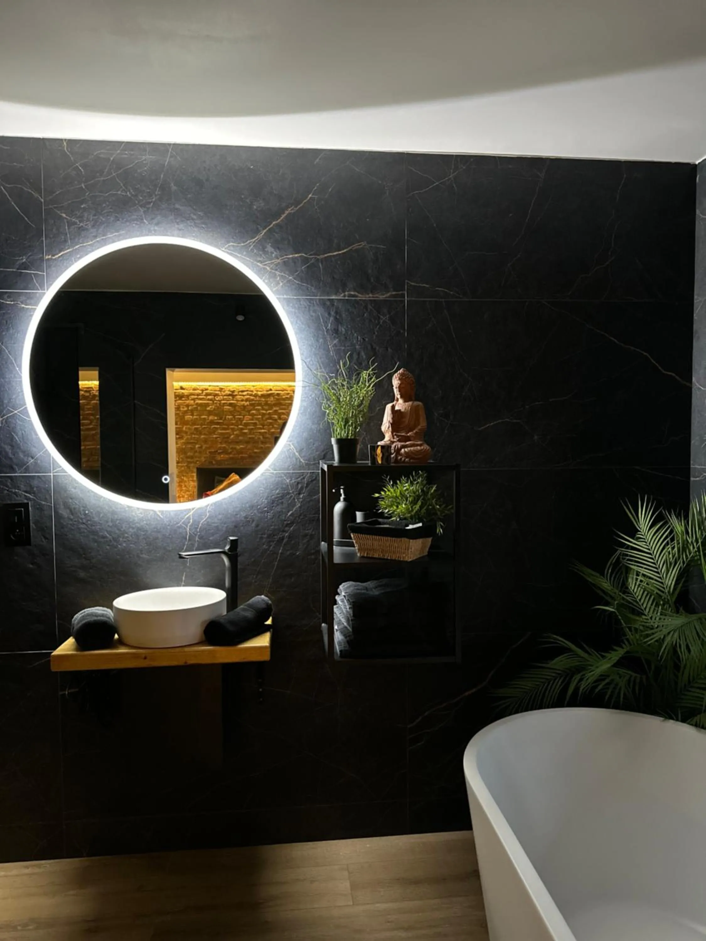 Suite Tino - Jacuzzi privé, cabine infrarouge & vue