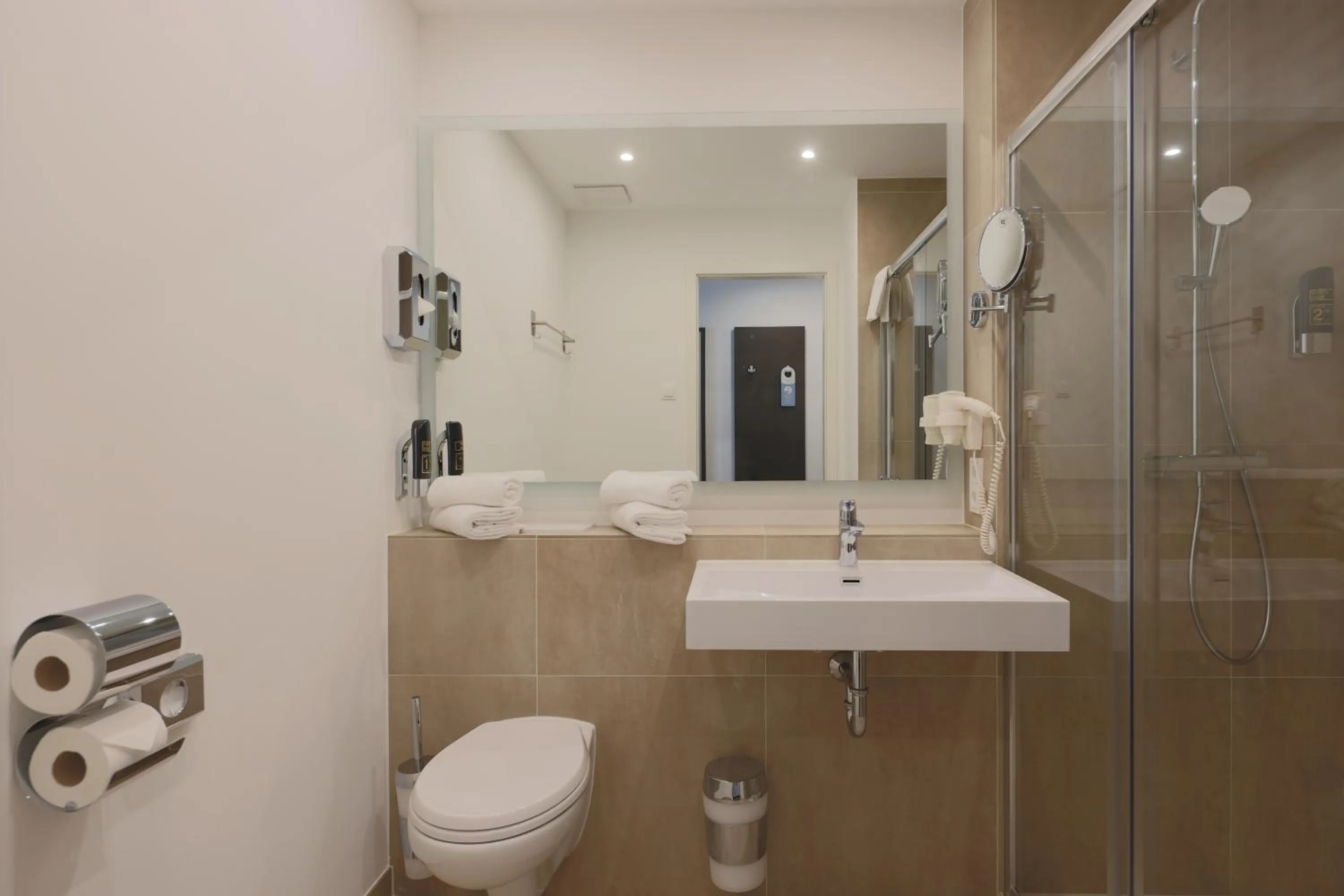 Shower in Soaltee Westend Messe Frankfurt