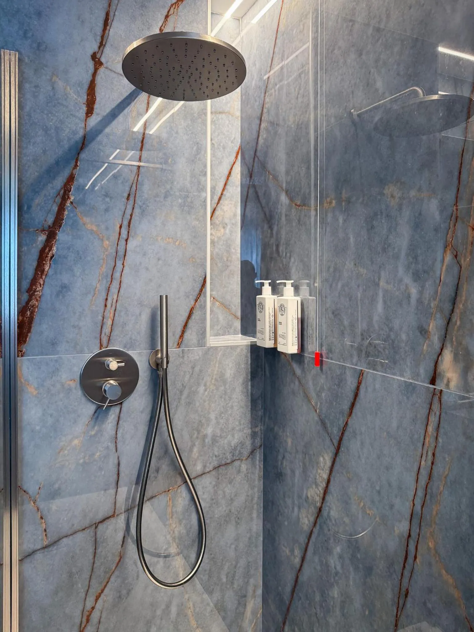 Shower in Hotel Tiziano - Gruppo Mini Hotel