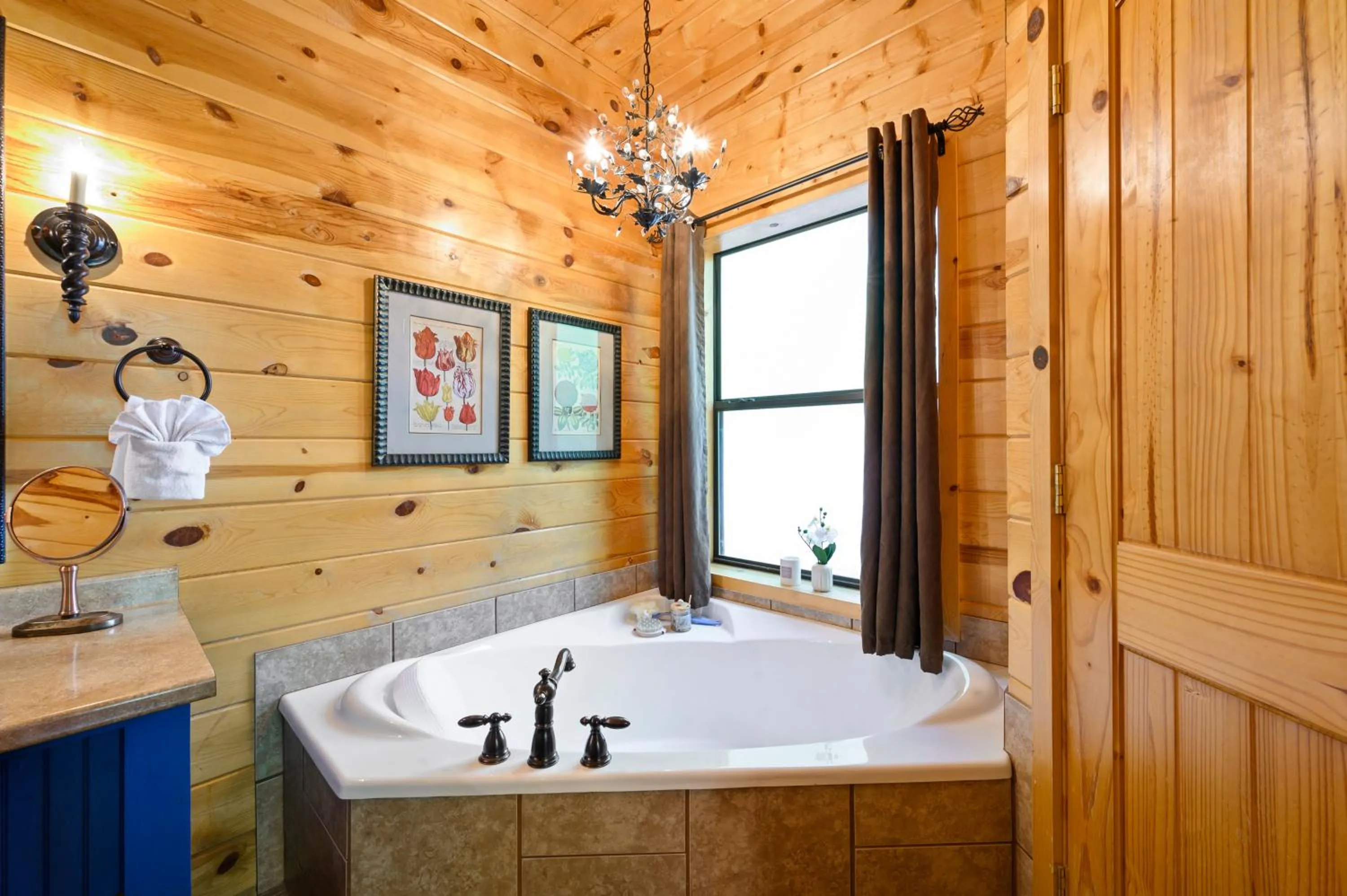 Bath in Hickory Bear - Cabin surrounded by pines, Sleeps 10, Hot Tub, Fire Pit, Arcade, Foosball Table & Deck Slide
