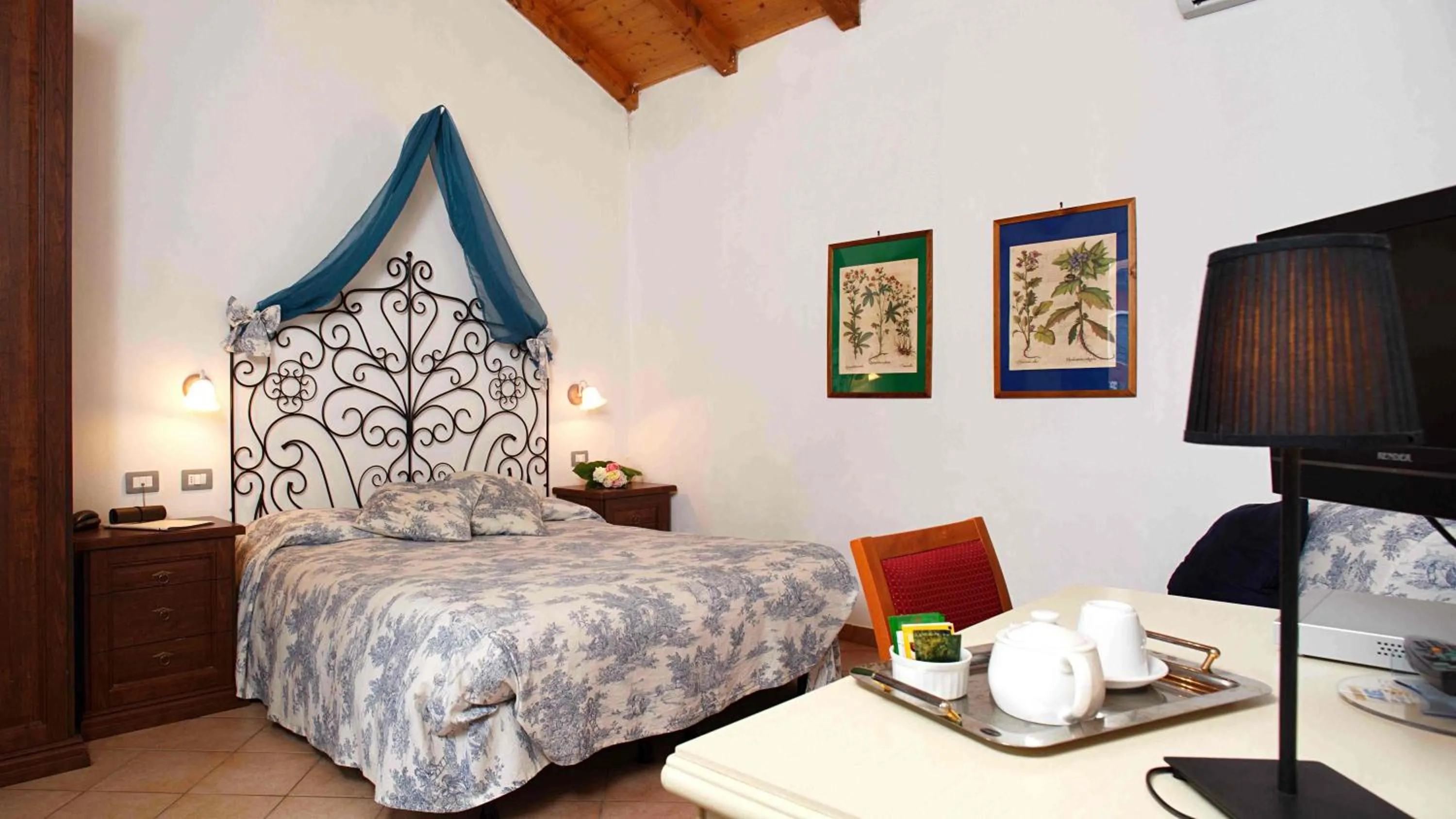 Bedroom, Bed in Hotel Del Borgo