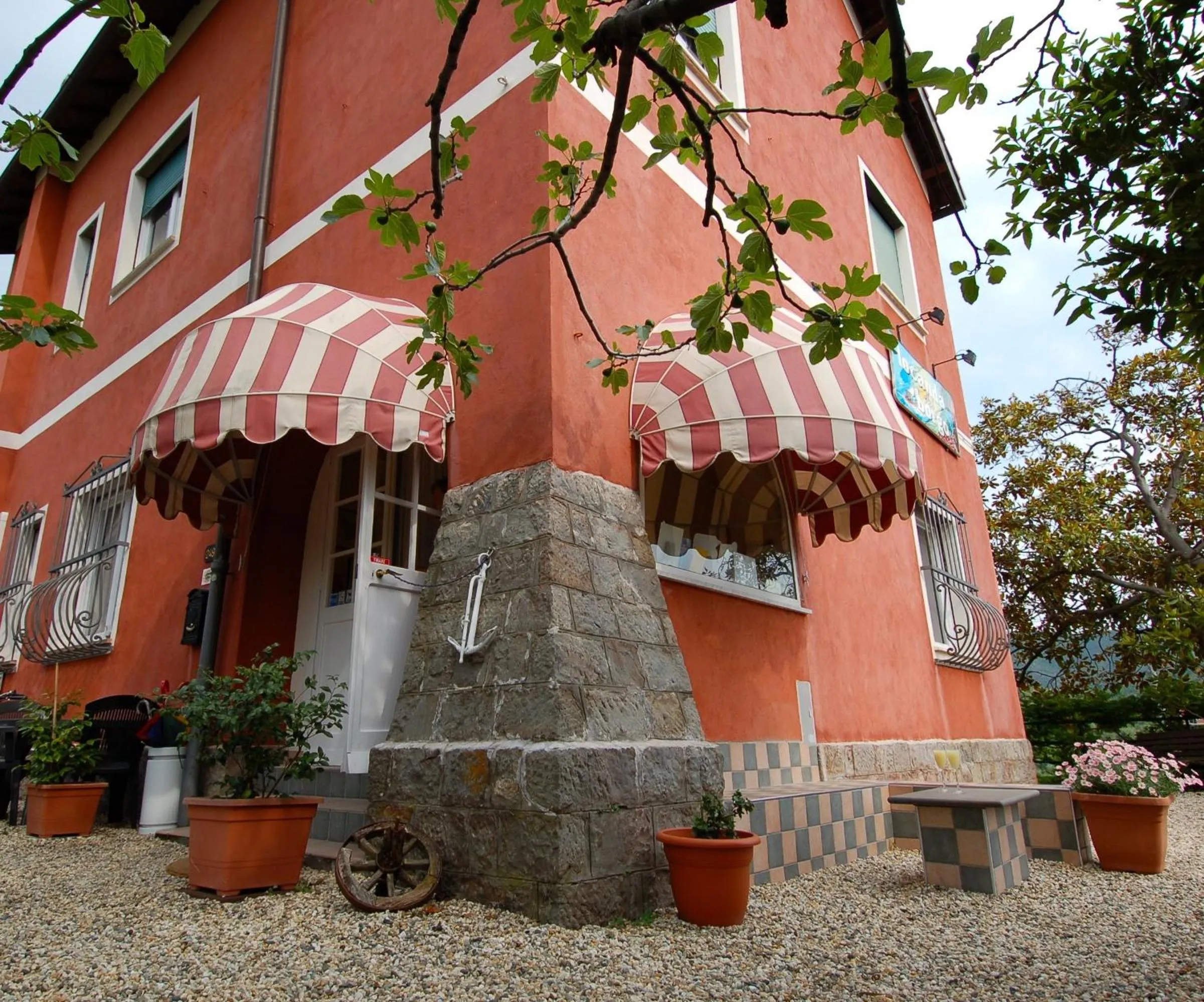 Facade/entrance in Hotel Del Borgo