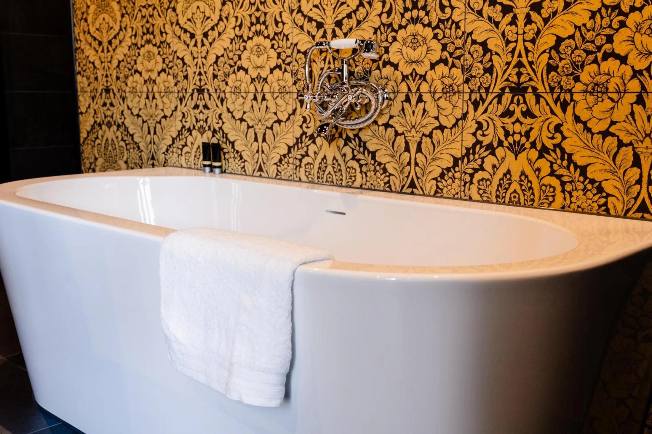 Bath in Othmar Herberg