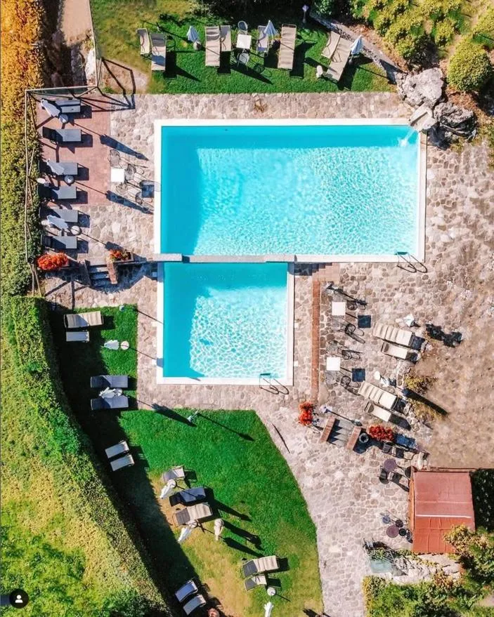 Swimming pool in Hotel Le Pozze Di Lecchi