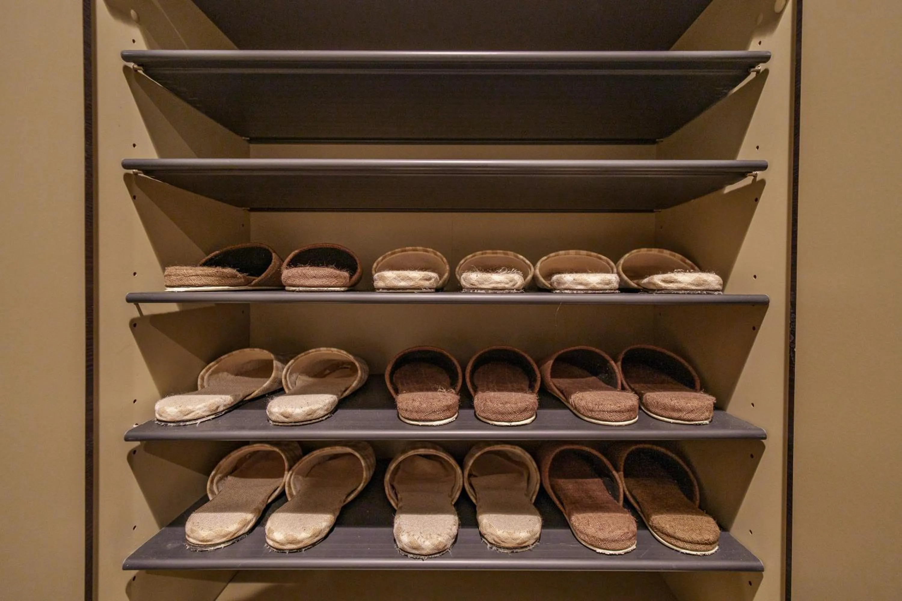 Area and facilities in GRAVITY