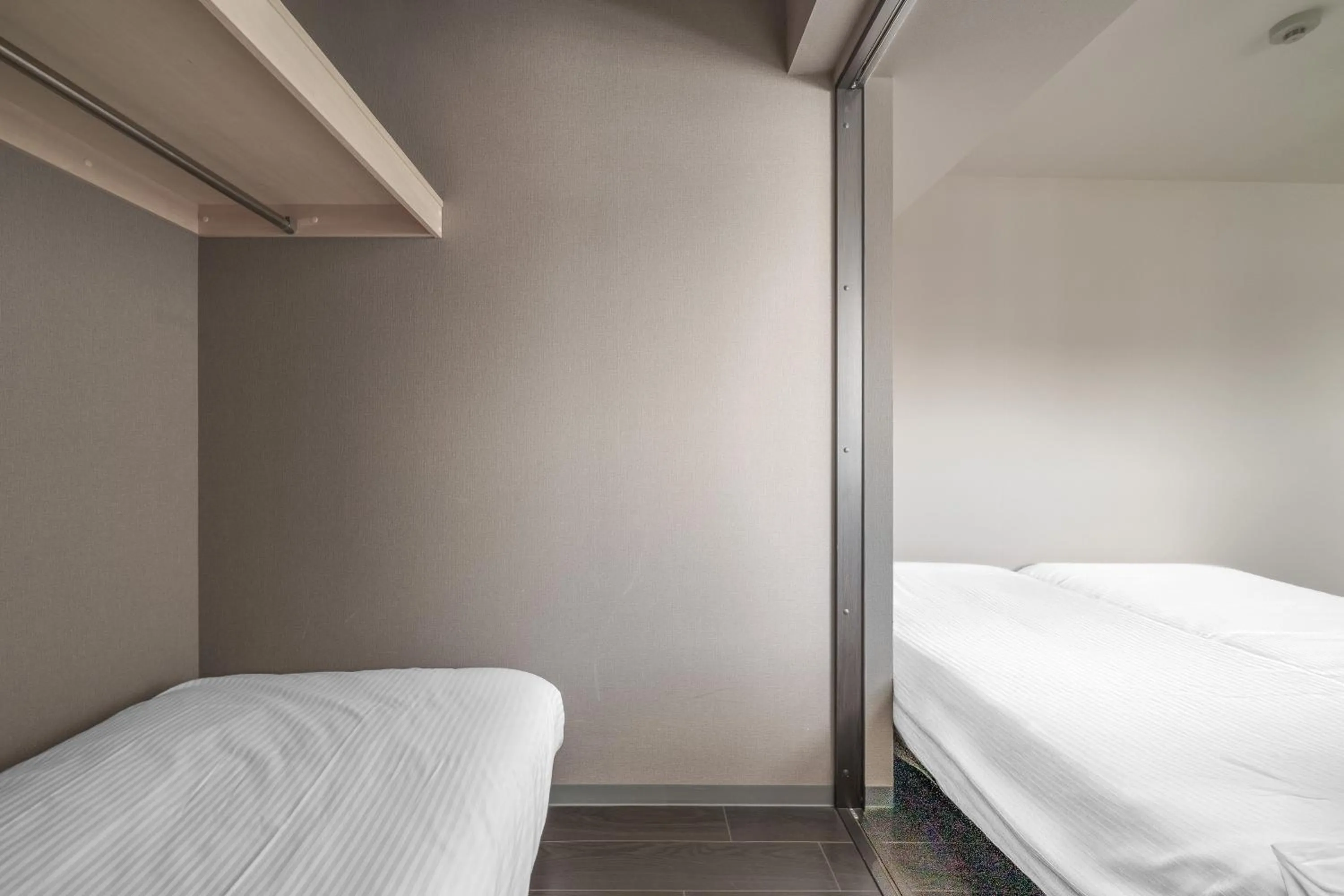 Bedroom, Bed in GRAVITY